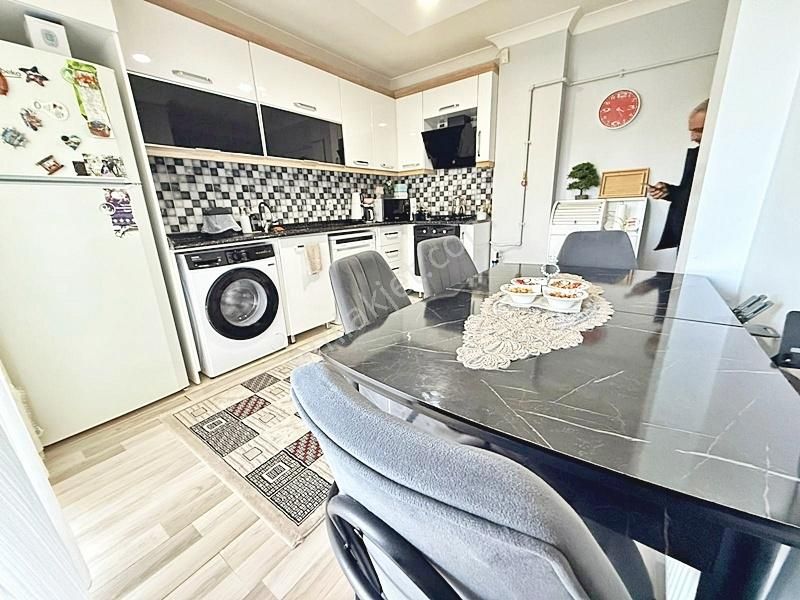 Yenikent Emlak İskanlı/katılım Evine Uygun Çok Geniş Öncephe 3+1 - Görsel 14