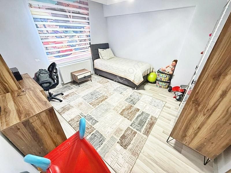 Yenikent Emlak İskanlı/katılım Evine Uygun Çok Geniş Öncephe 3+1 - Görsel 30