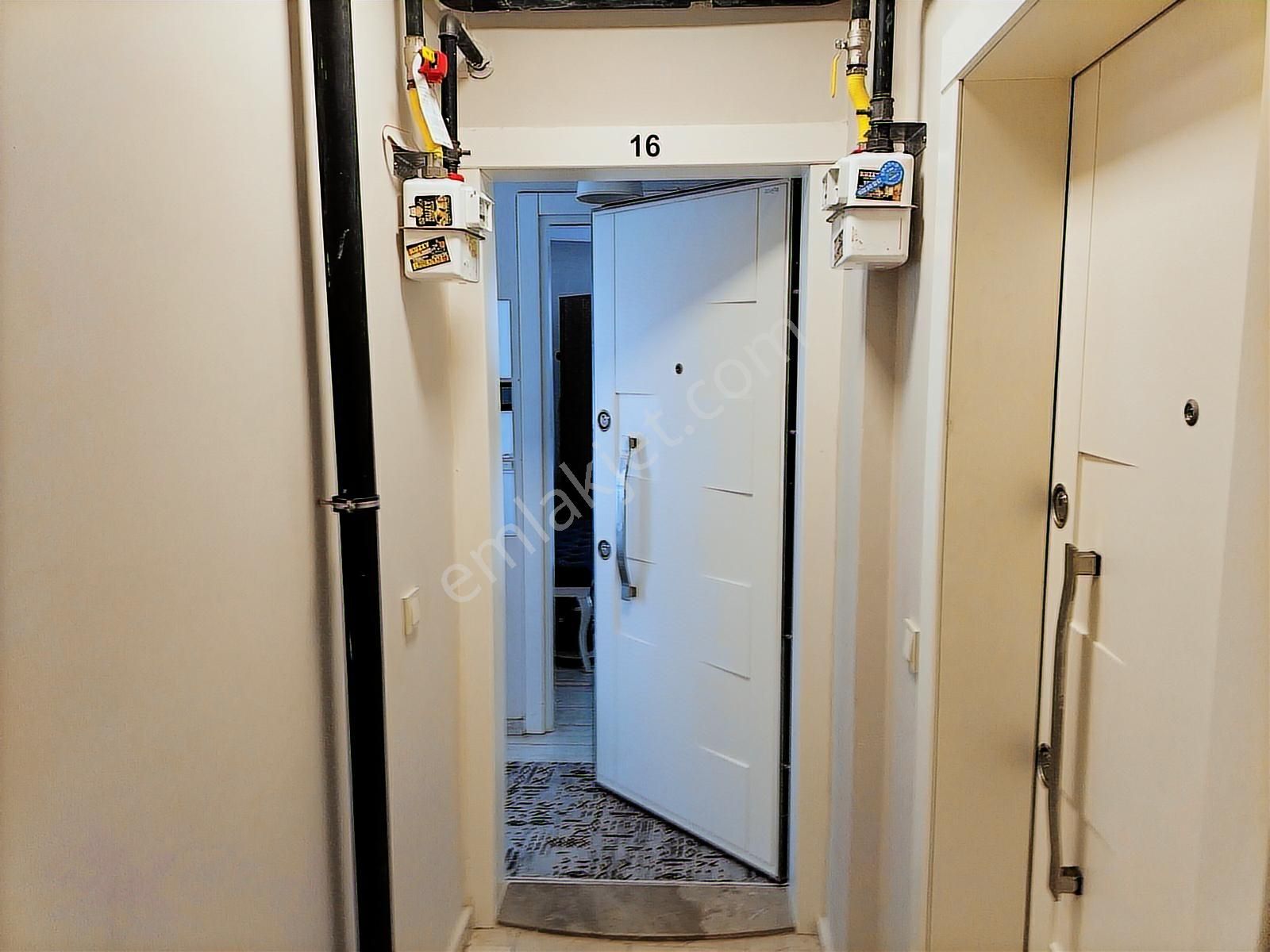 Bornova Evka 3 Metro Yakını Eşyalı Kiralık Arakat 1+1 - Görsel 30