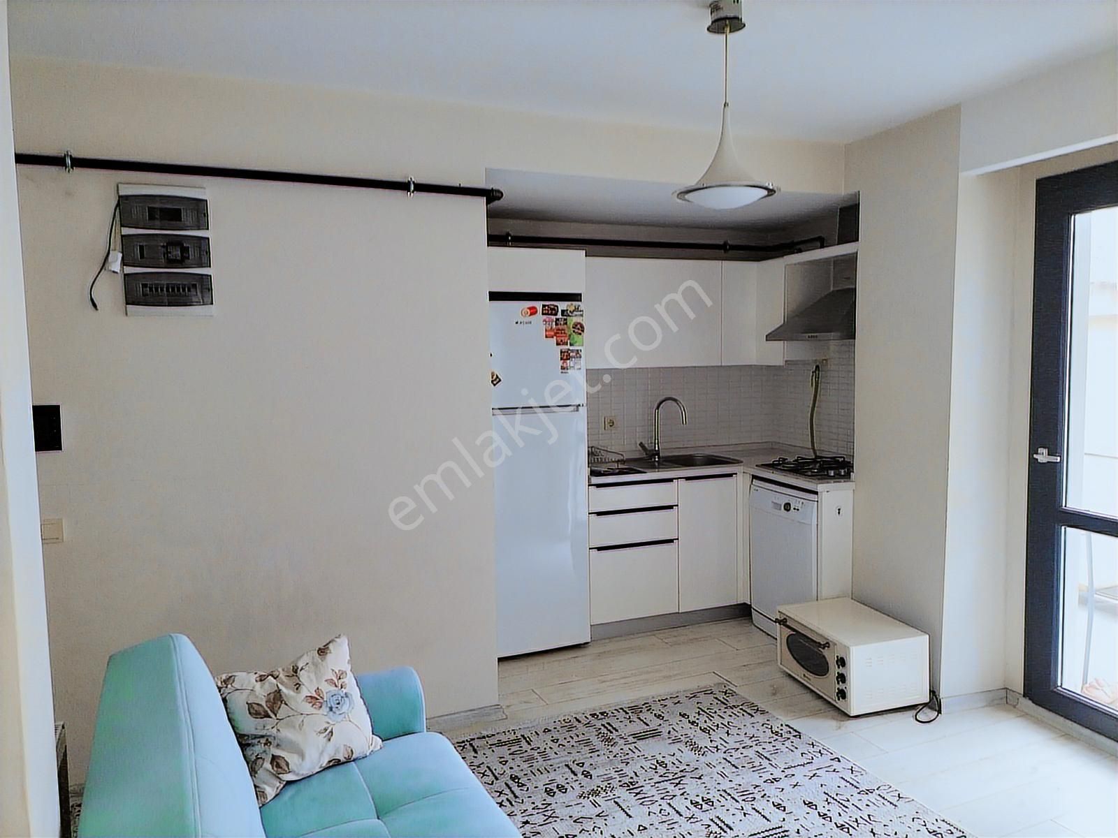 Bornova Evka 3 Metro Yakını Eşyalı Kiralık Arakat 1+1 - Görsel 13