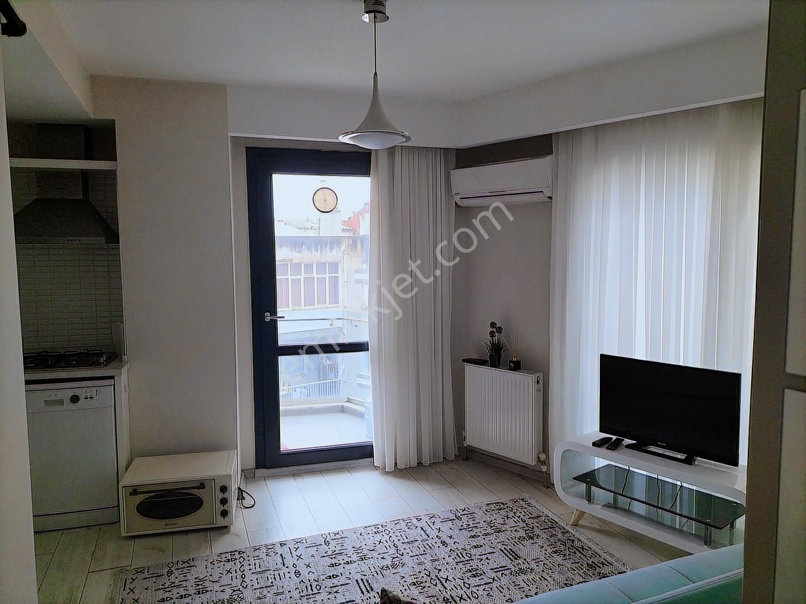 Bornova Evka 3 Metro Yakını Eşyalı Kiralık Arakat 1+1 - Görsel 9