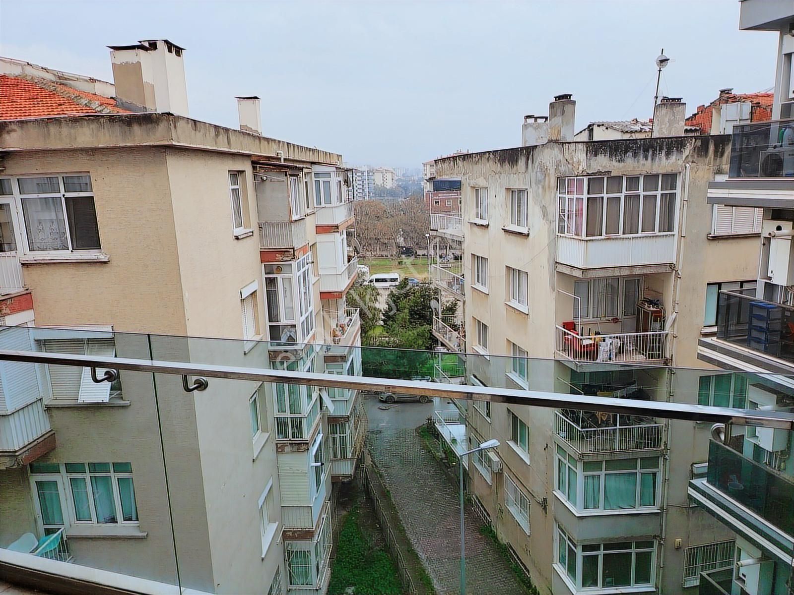 Bornova Evka 3 Metro Yakını Eşyalı Kiralık Arakat 1+1 - Görsel 32