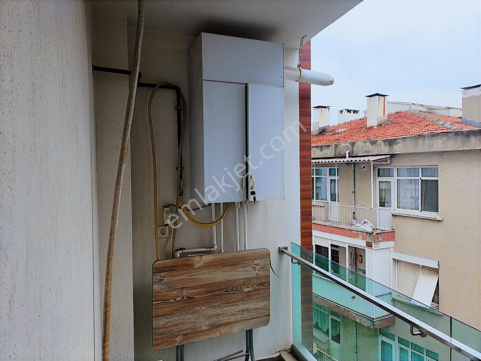 Bornova Evka 3 Metro Yakını Eşyalı Kiralık Arakat 1+1 - Görsel 20