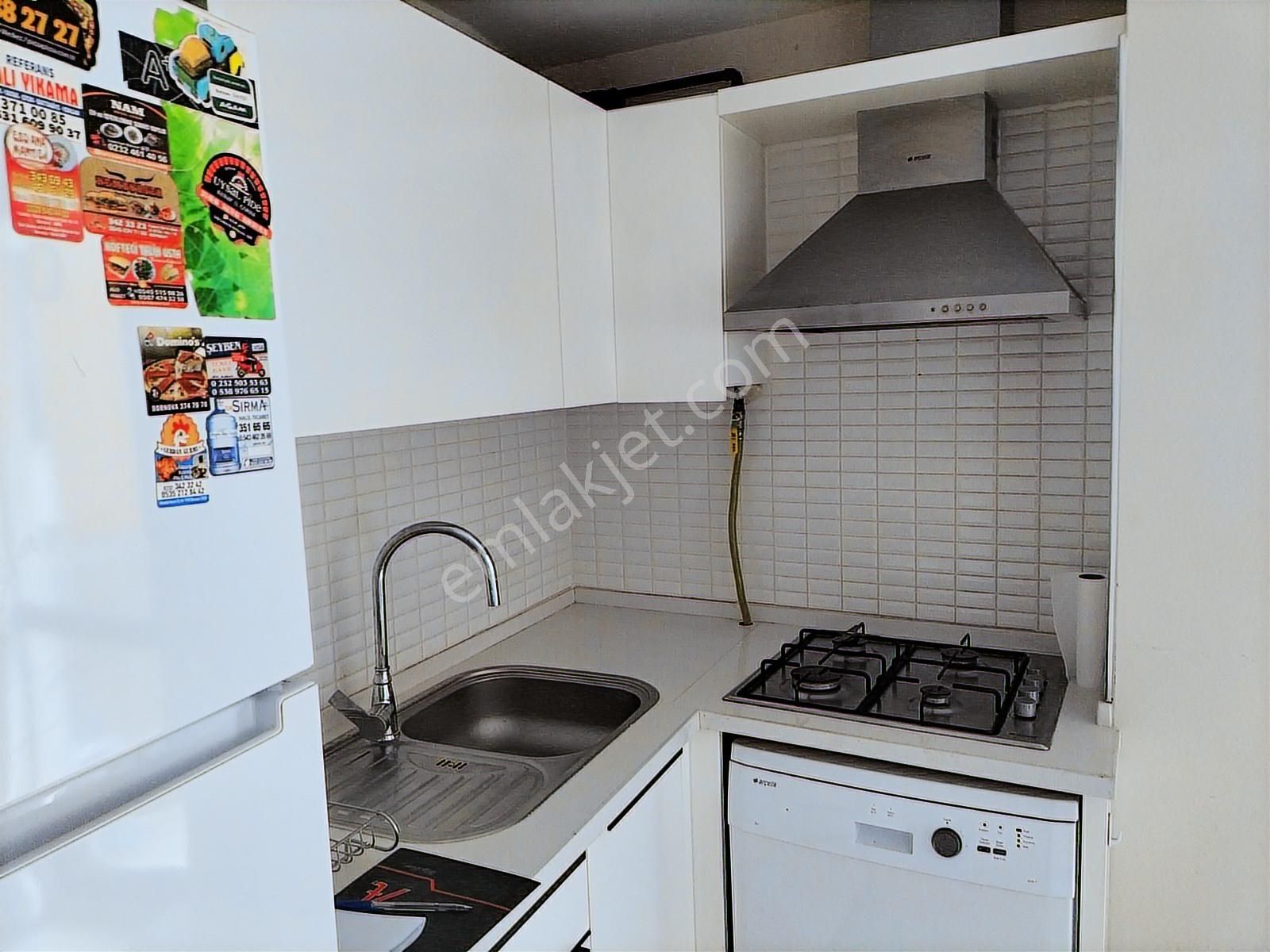 Bornova Evka 3 Metro Yakını Eşyalı Kiralık Arakat 1+1 - Görsel 17