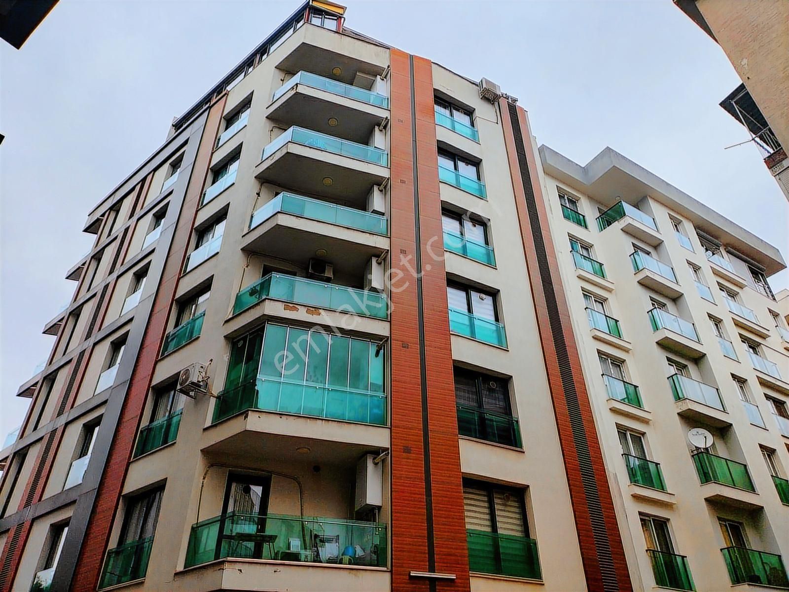 Bornova Evka 3 Metro Yakını Eşyalı Kiralık Arakat 1+1