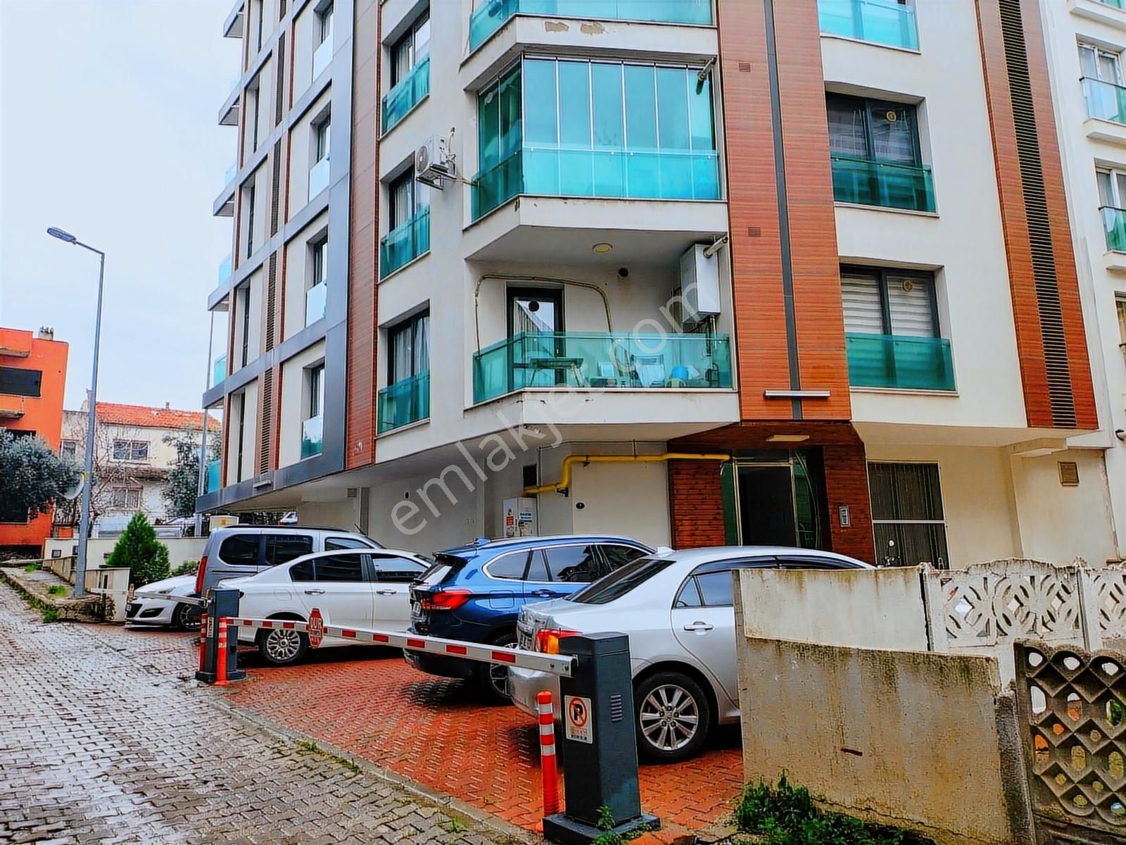 Bornova Evka 3 Metro Yakını Eşyalı Kiralık Arakat 1+1 - Görsel 25