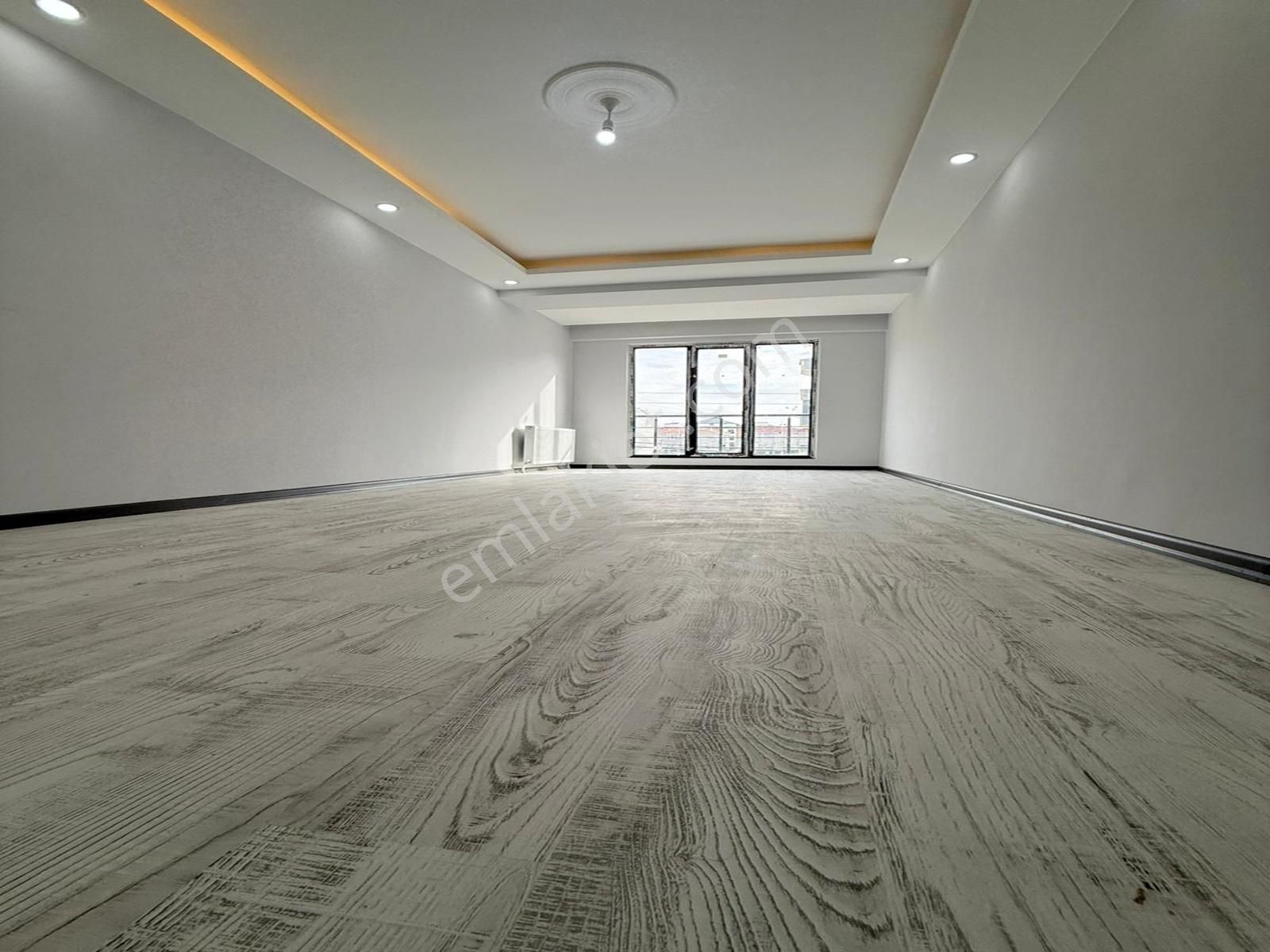 Vatan Mahallesinde 2+1 Çift Balkon Geniş Sıfır Daire!!!