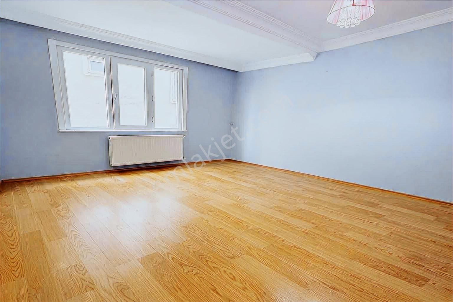 Esenyurt Üçevler Mahallesinde Satılık 2+1 Çift Balkonlu Arakat