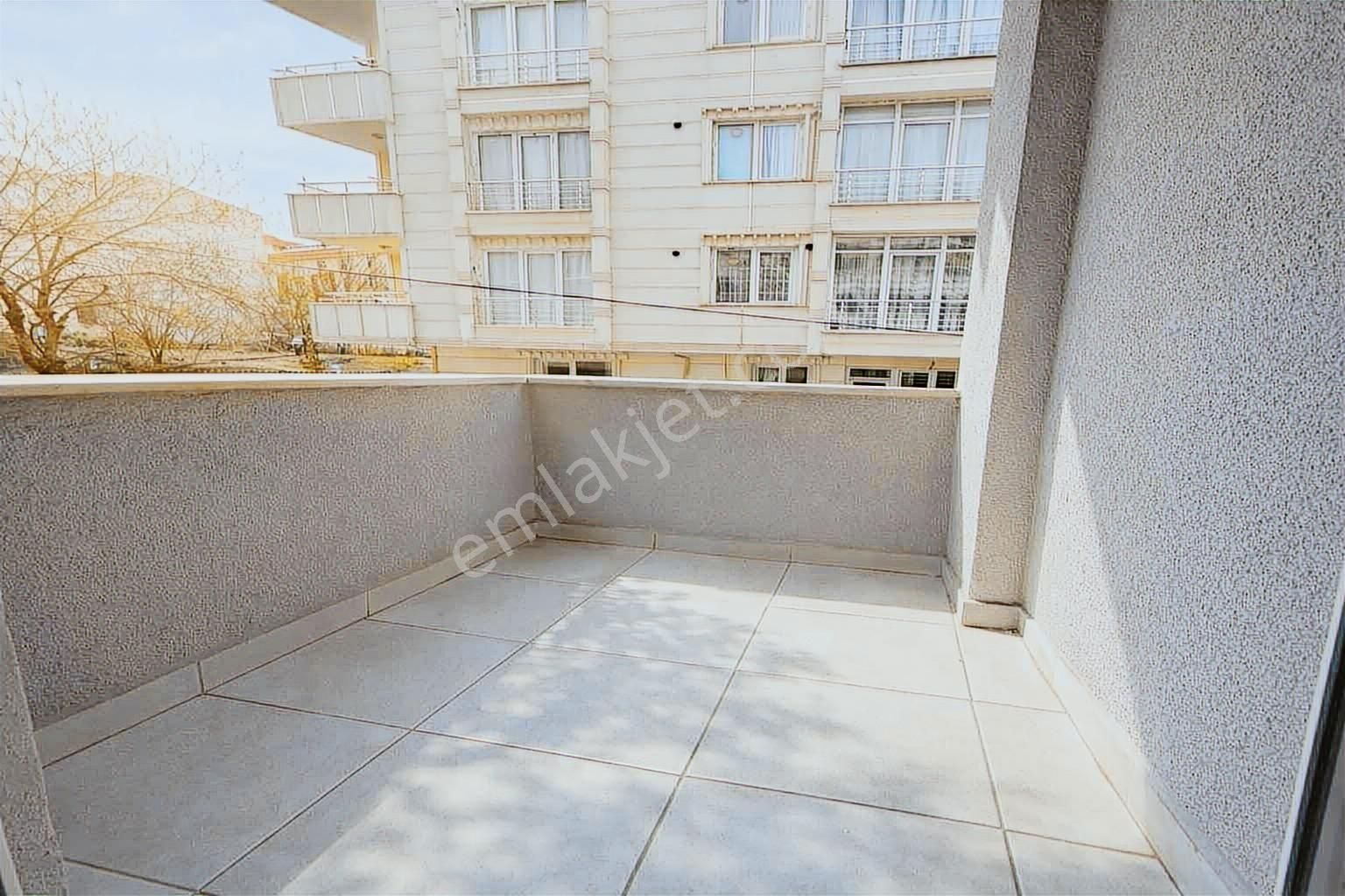 Esenyurt Üçevler Mahallesinde Satılık 2+1 Çift Balkonlu Arakat - Görsel 15