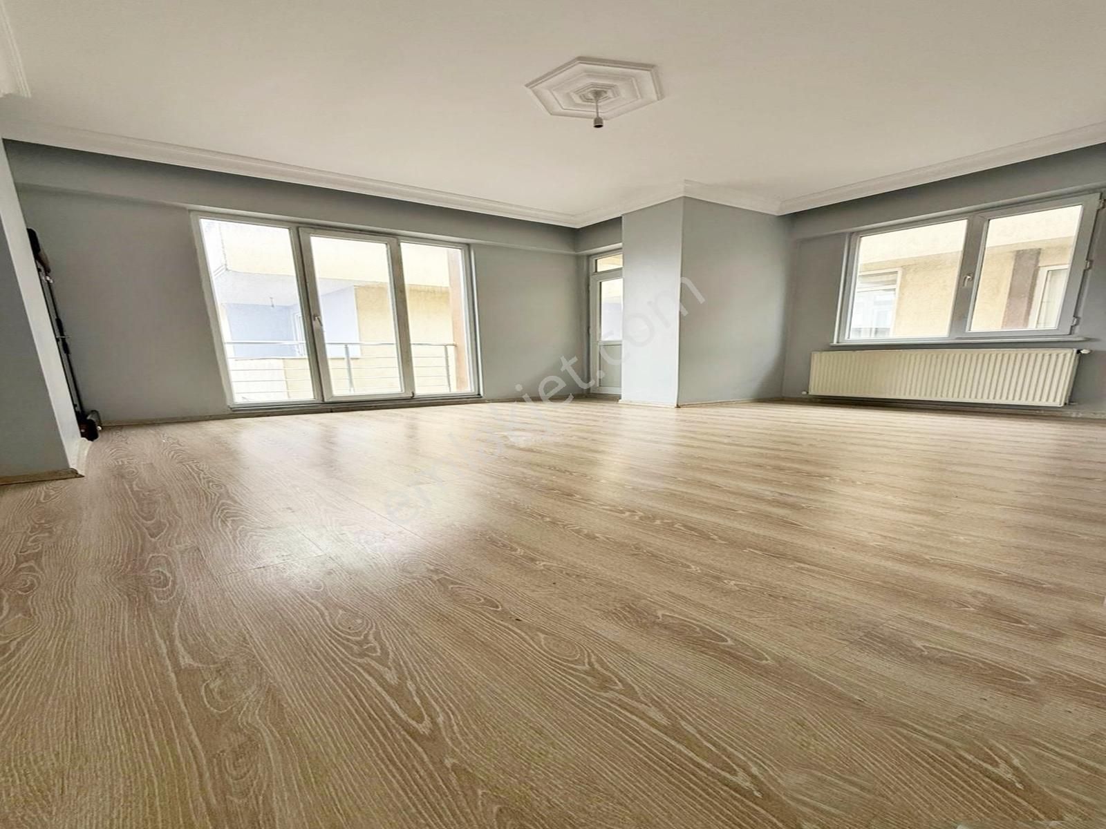 Mehterçeşme Merkezde 260m² 4+2 Balkonlu Teraslı Fırsat Dubleks - Görsel 4