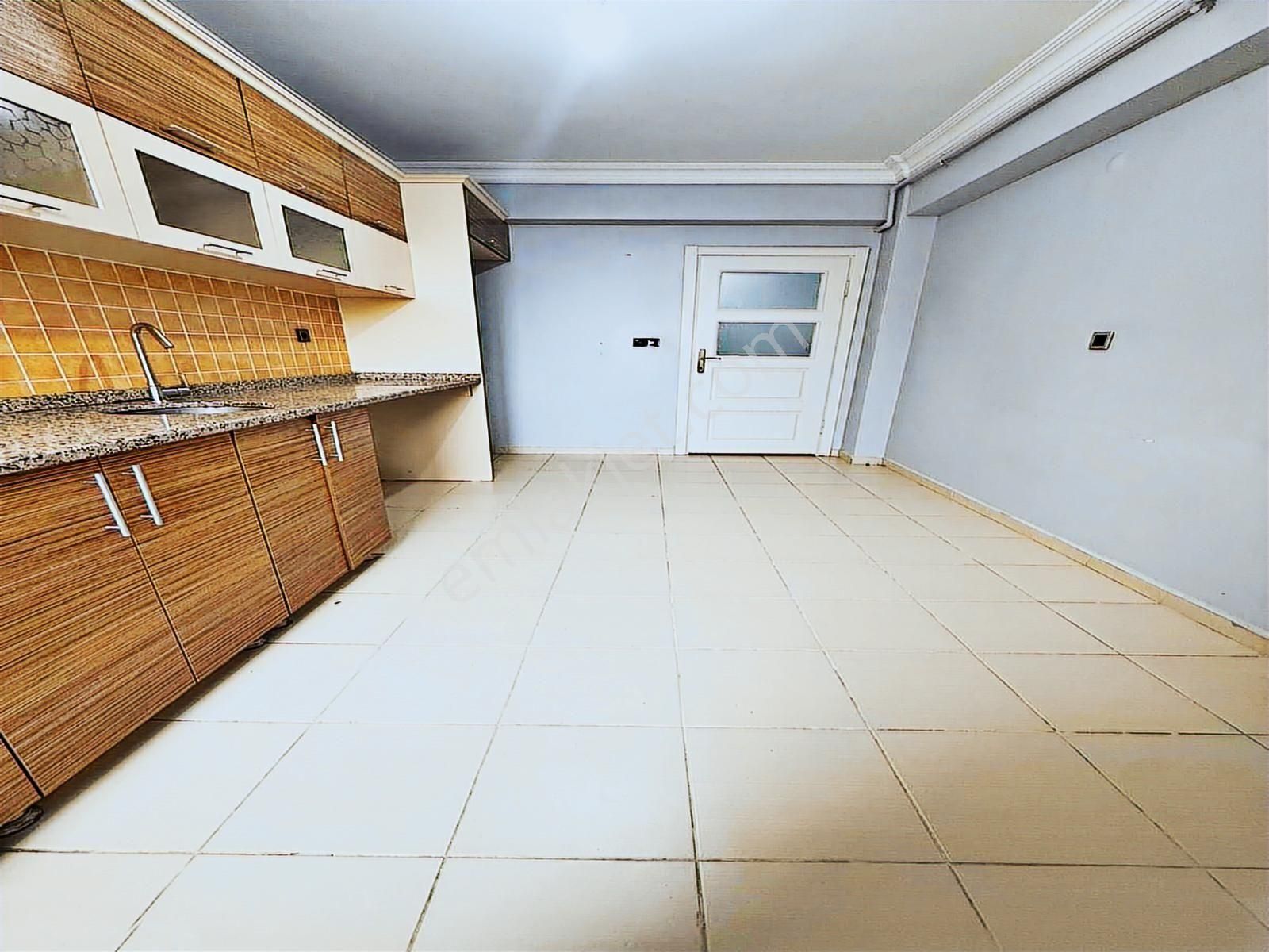 Mehterçeşme Merkezde 260m² 4+2 Balkonlu Teraslı Fırsat Dubleks - Görsel 8