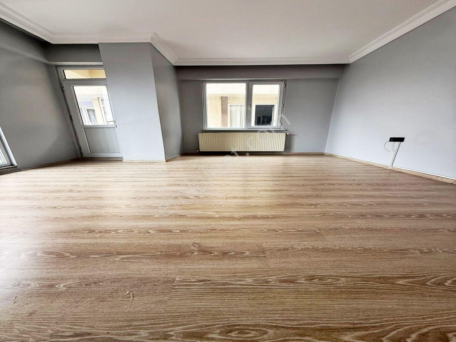 Mehterçeşme Merkezde 260m² 4+2 Balkonlu Teraslı Fırsat Dubleks - Görsel 10