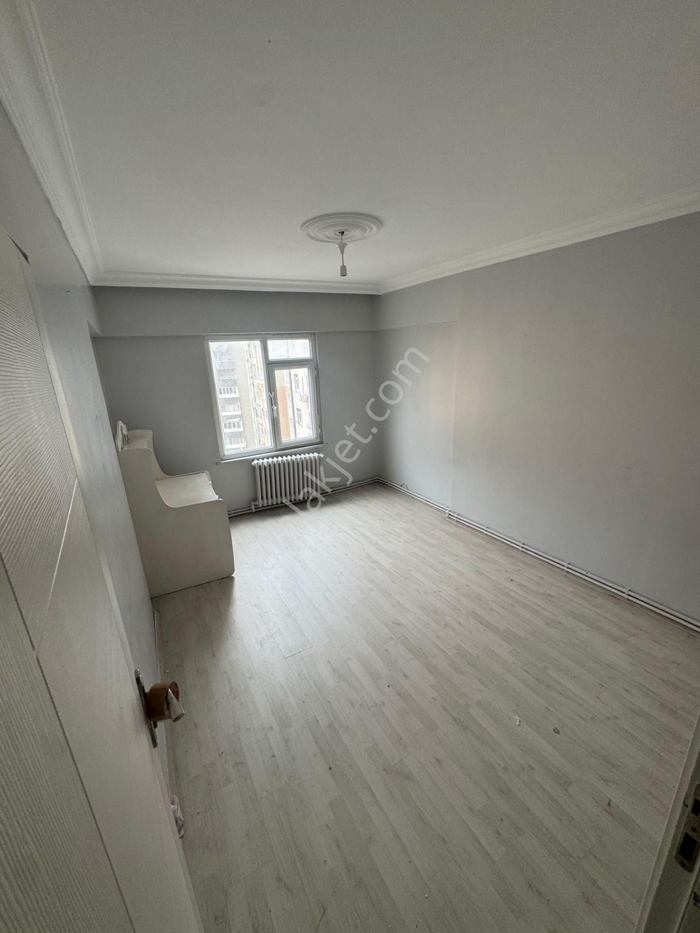 Zeytinburnu Kiralık Sümer Mah Güvenlikli Çift Asansörlü Otoparklı Sitede 3+1 Daire - Görsel 4