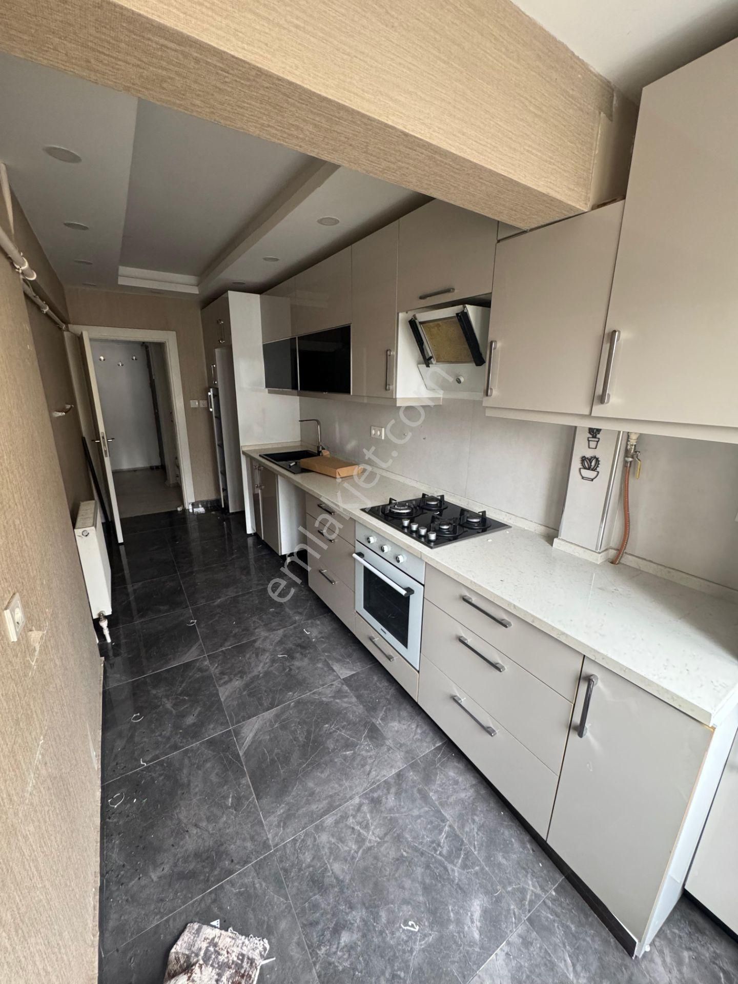 Zeytinburnu Kiralık Sümer Mah Güvenlikli Çift Asansörlü Otoparklı Sitede 3+1 Daire - Görsel 13
