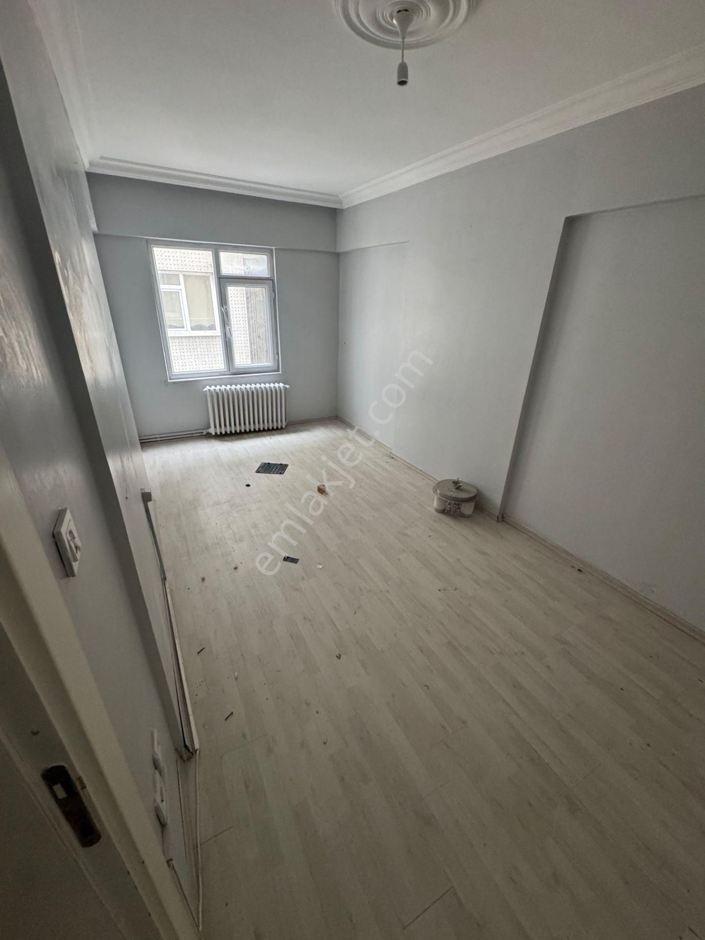 Zeytinburnu Kiralık Sümer Mah Güvenlikli Çift Asansörlü Otoparklı Sitede 3+1 Daire - Görsel 2