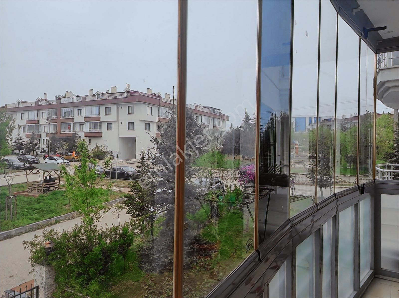 İncek Tek Yapı'da Katta,bakımlı,mobilyalı,hazır Kiracılı 1+1 - Görsel 24