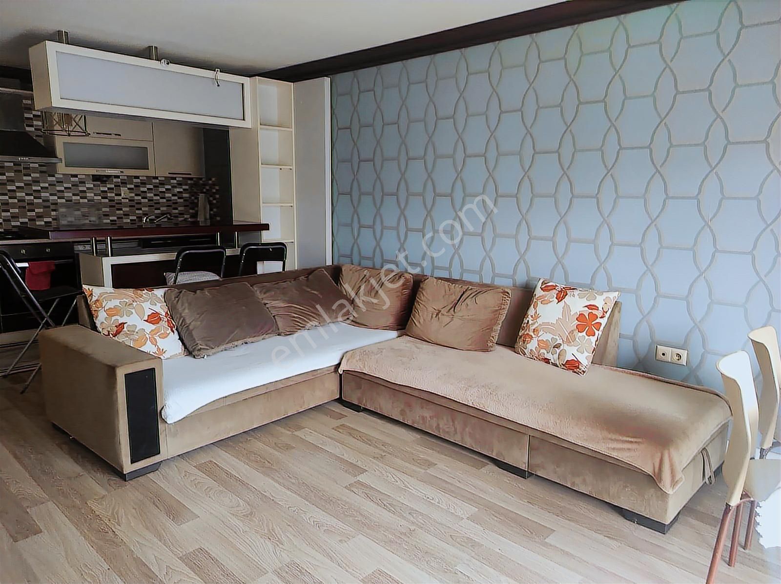 İncek Tek Yapı'da Katta,bakımlı,mobilyalı,hazır Kiracılı 1+1