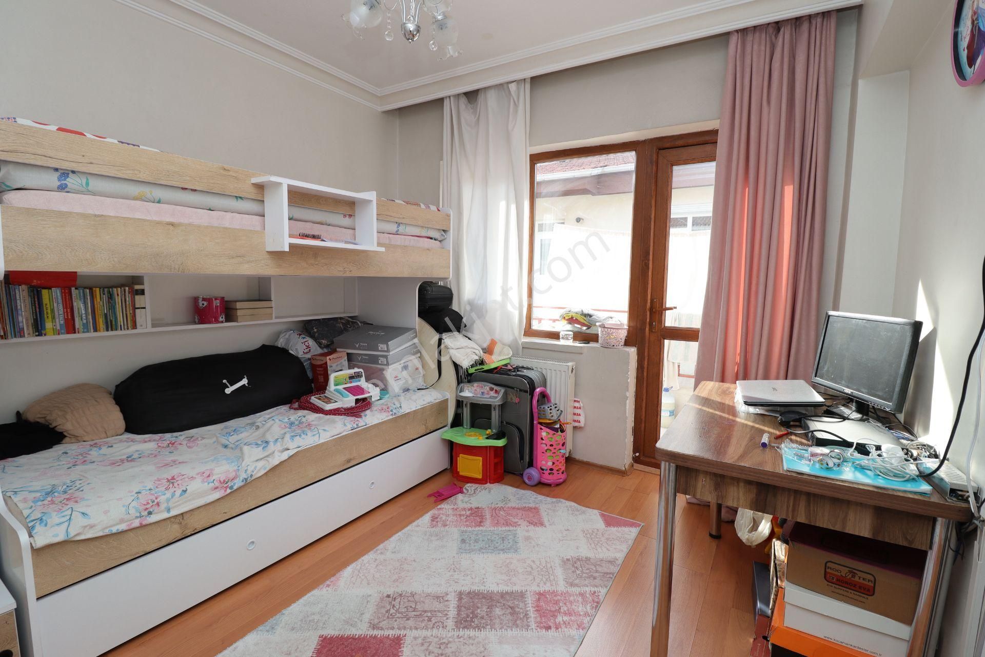 Akif'ten Topçu'da 3+1 Trene Ve Caddeye Yakın Satılık Daire - Görsel 9