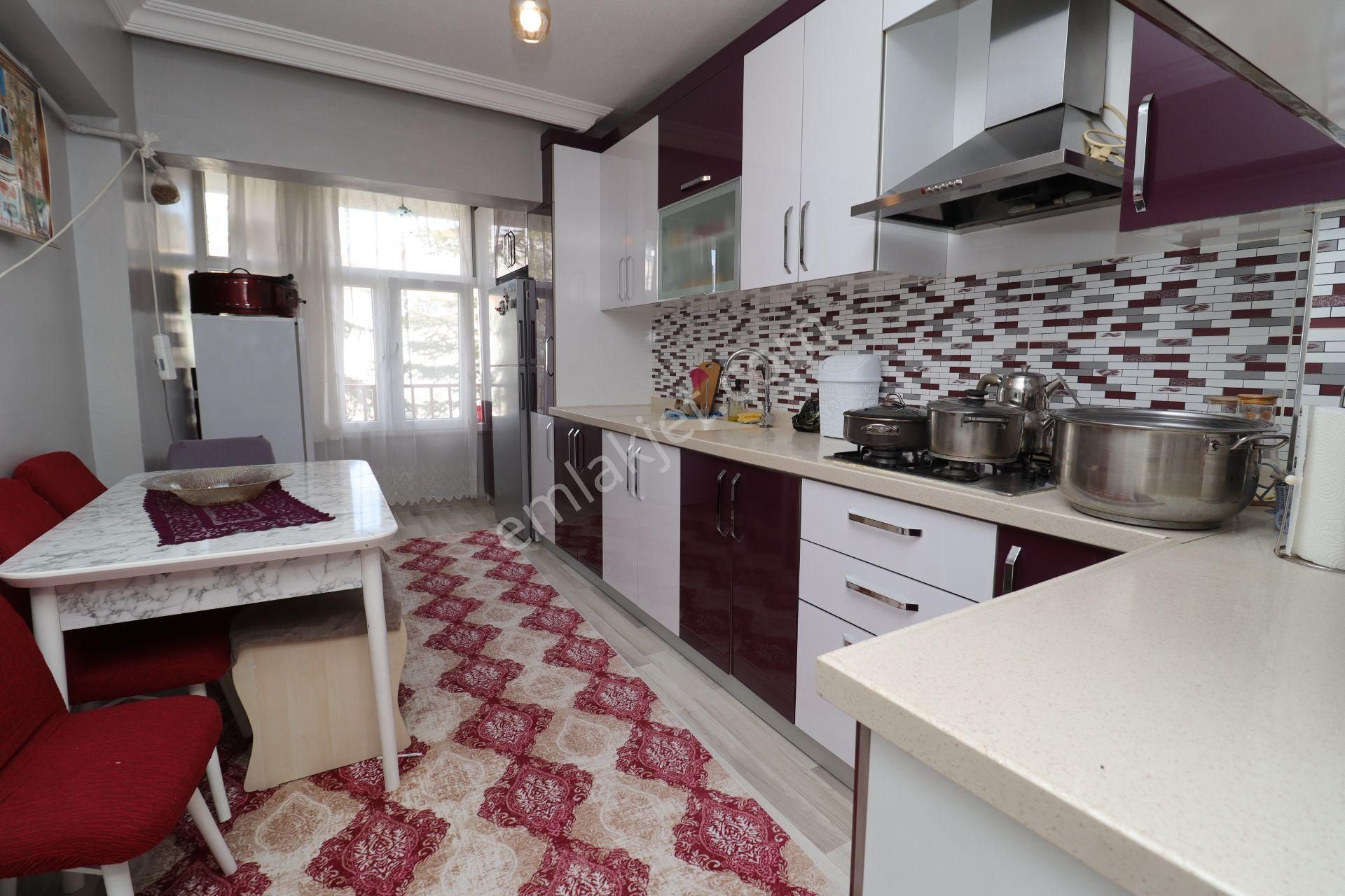 Akif'ten Topçu'da 3+1 Trene Ve Caddeye Yakın Satılık Daire - Görsel 2