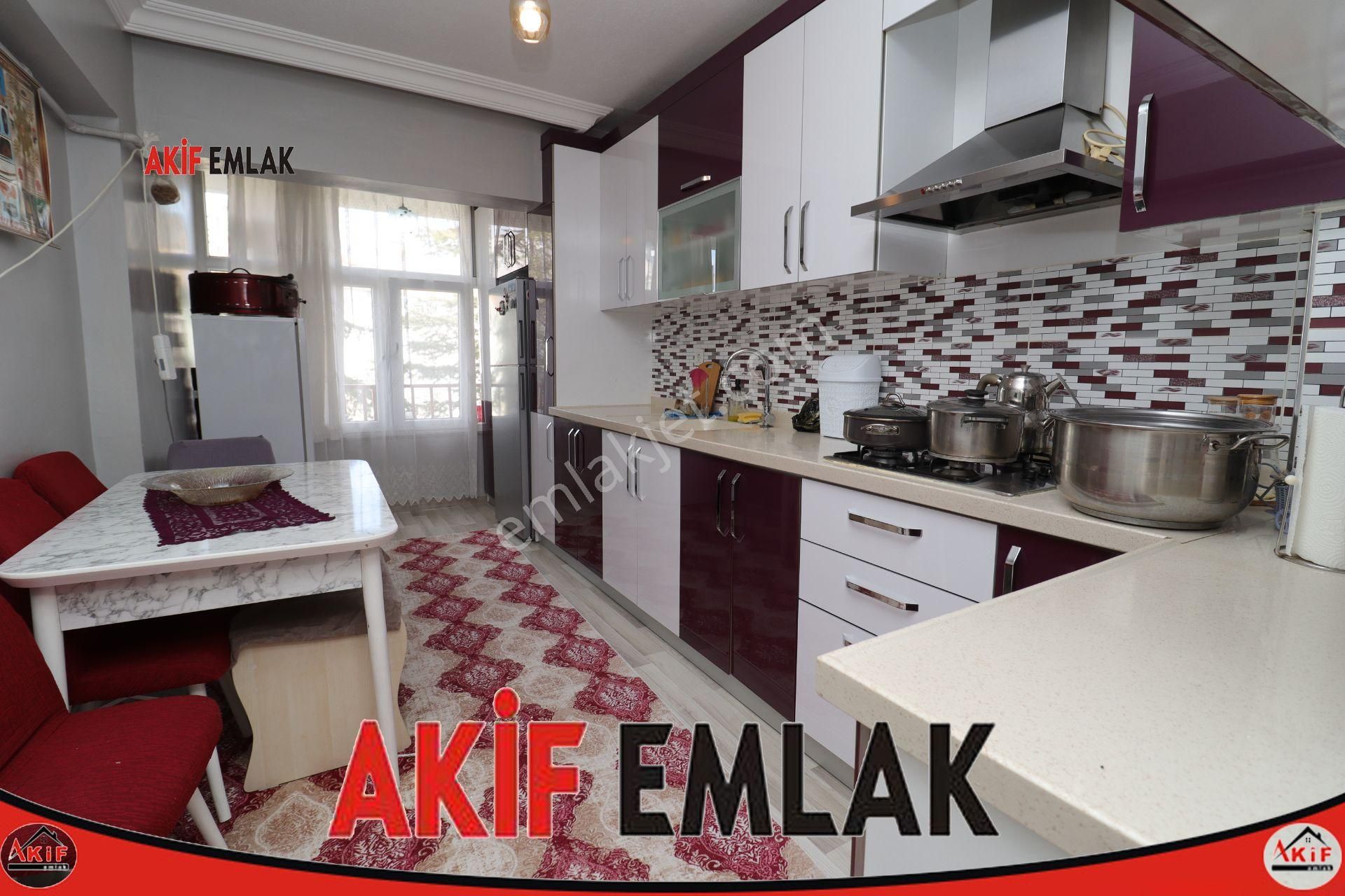 Akif'ten Topçu'da 3+1 Trene Ve Caddeye Yakın Satılık Daire