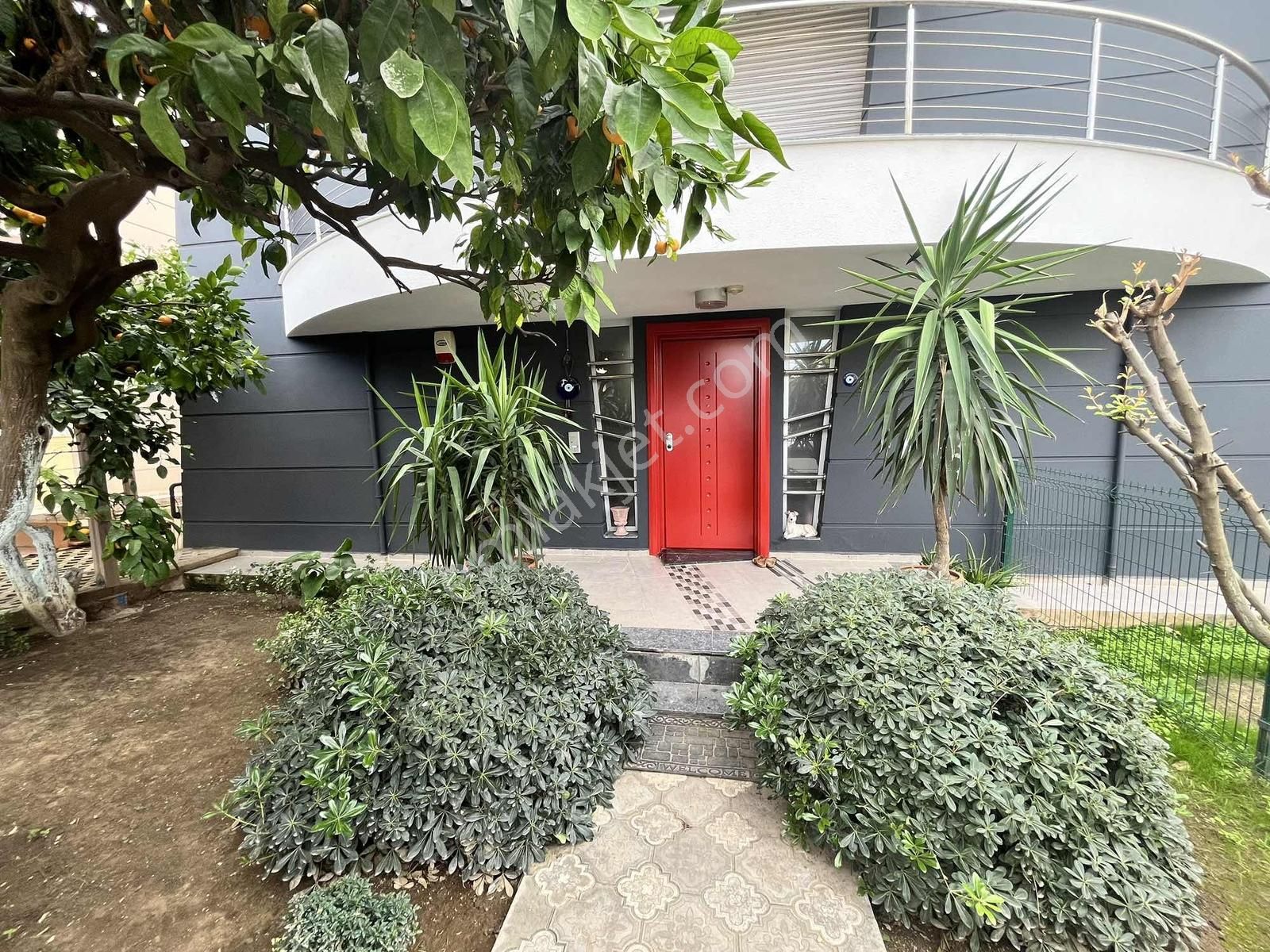 Altıevlerde Denize Yürüme Mesafesinde Havuzlu Müstakil Villa - Görsel 16