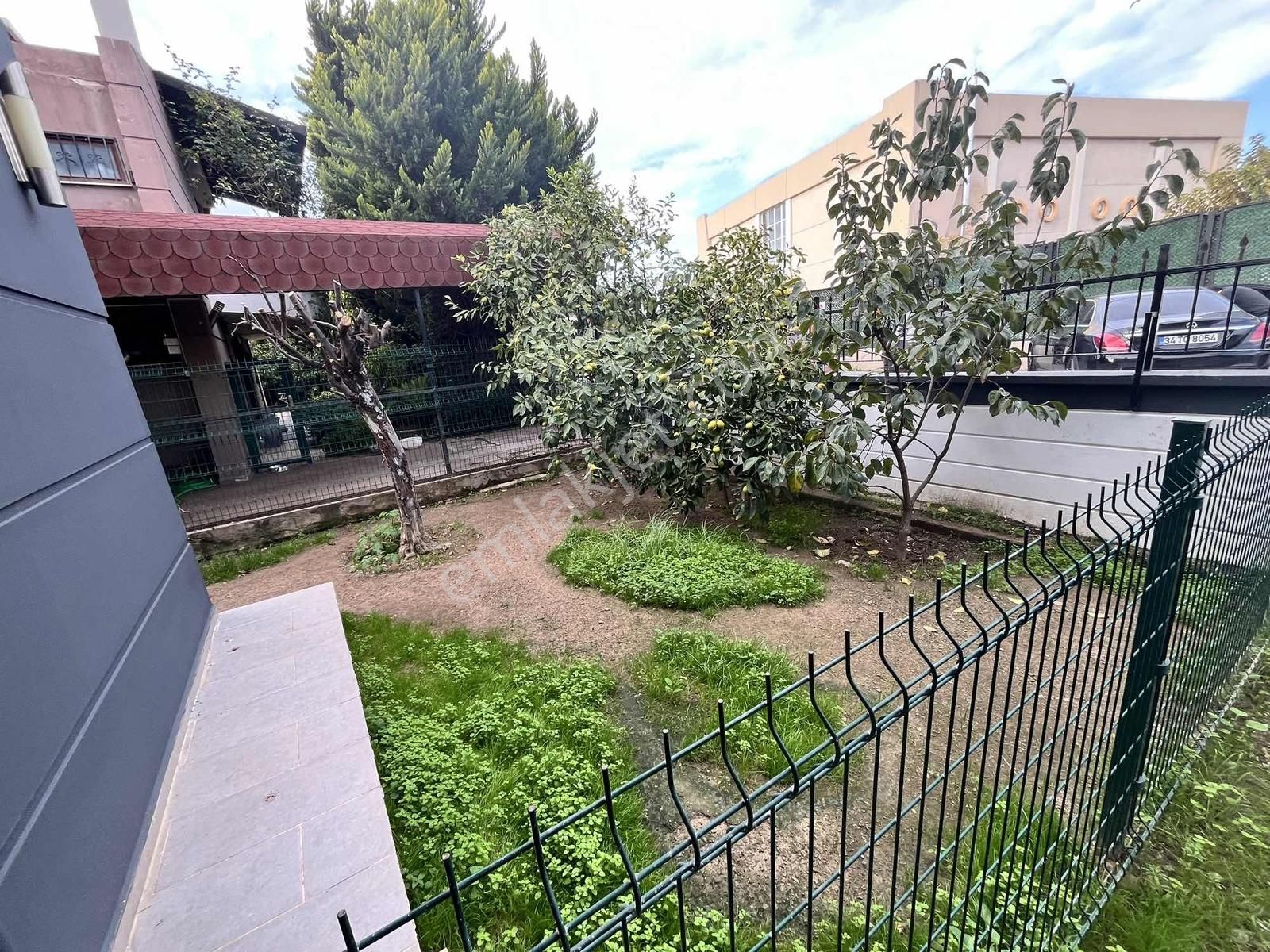 Altıevlerde Denize Yürüme Mesafesinde Havuzlu Müstakil Villa - Görsel 34