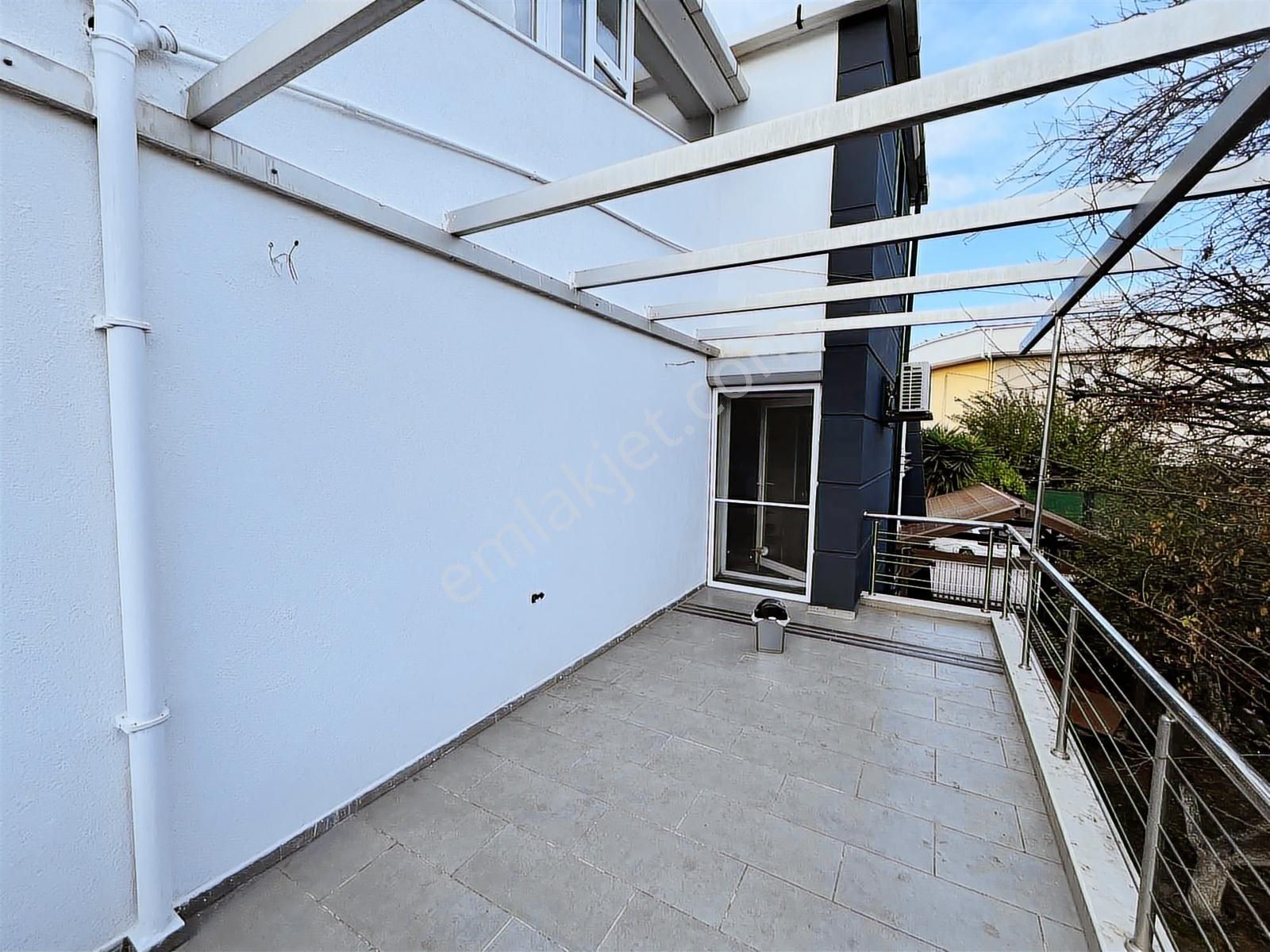 Altıevlerde Denize Yürüme Mesafesinde Havuzlu Müstakil Villa - Görsel 22