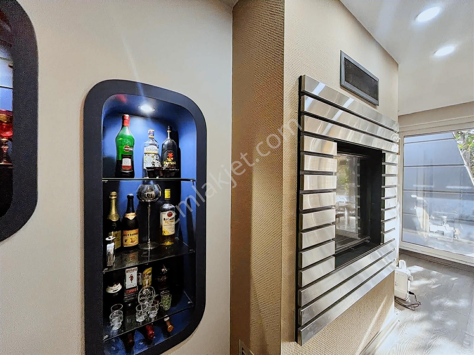 Altıevlerde Denize Yürüme Mesafesinde Havuzlu Müstakil Villa - Görsel 32