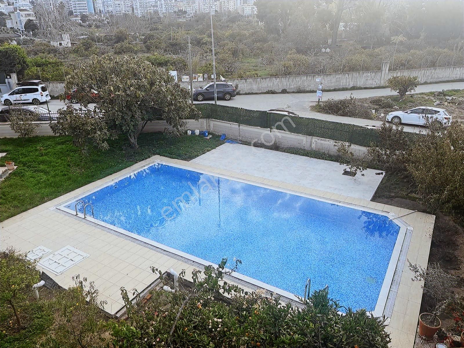 Altıevlerde Denize Yürüme Mesafesinde Havuzlu Müstakil Villa - Görsel 10