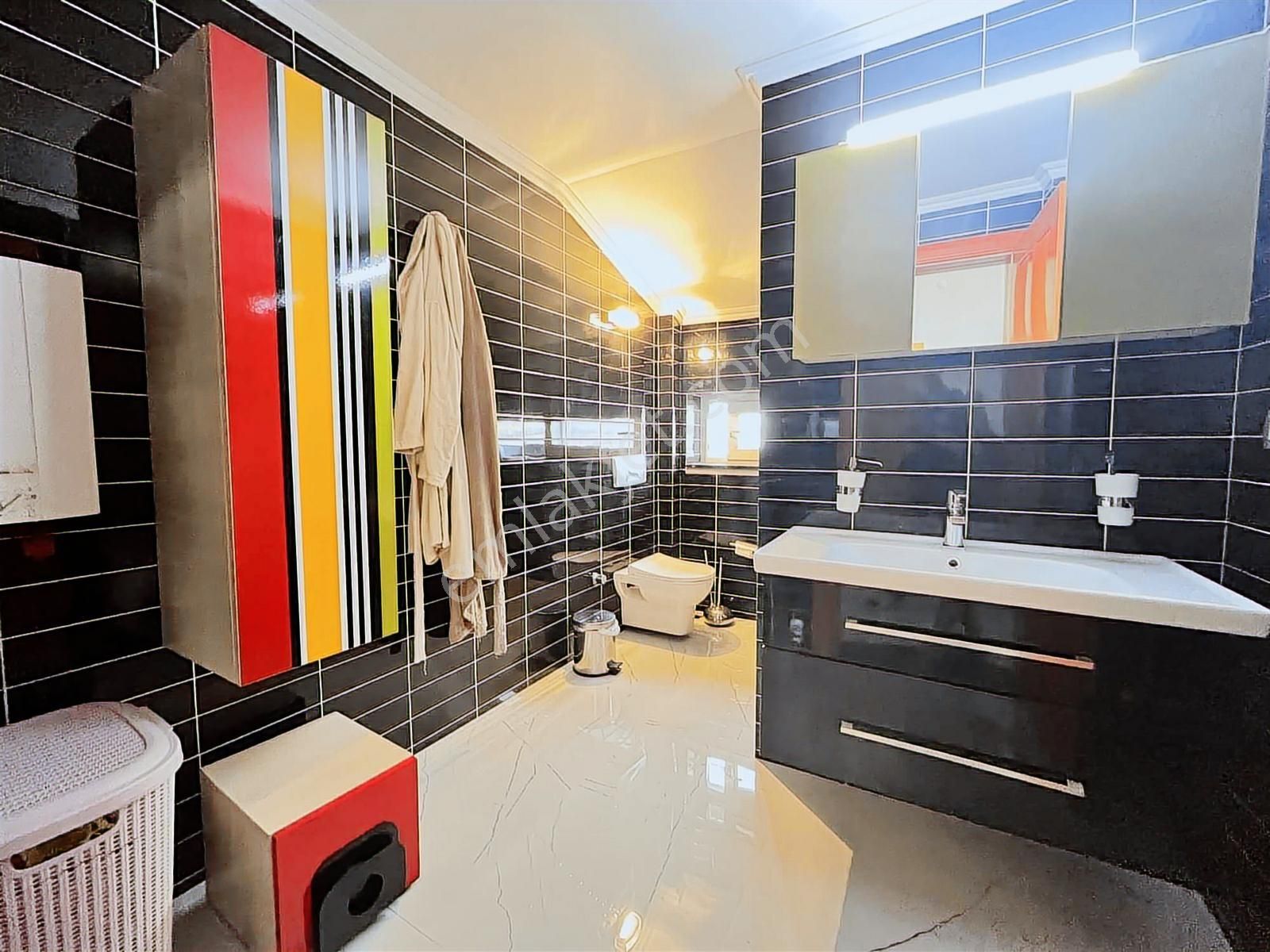 Altıevlerde Denize Yürüme Mesafesinde Havuzlu Müstakil Villa - Görsel 26