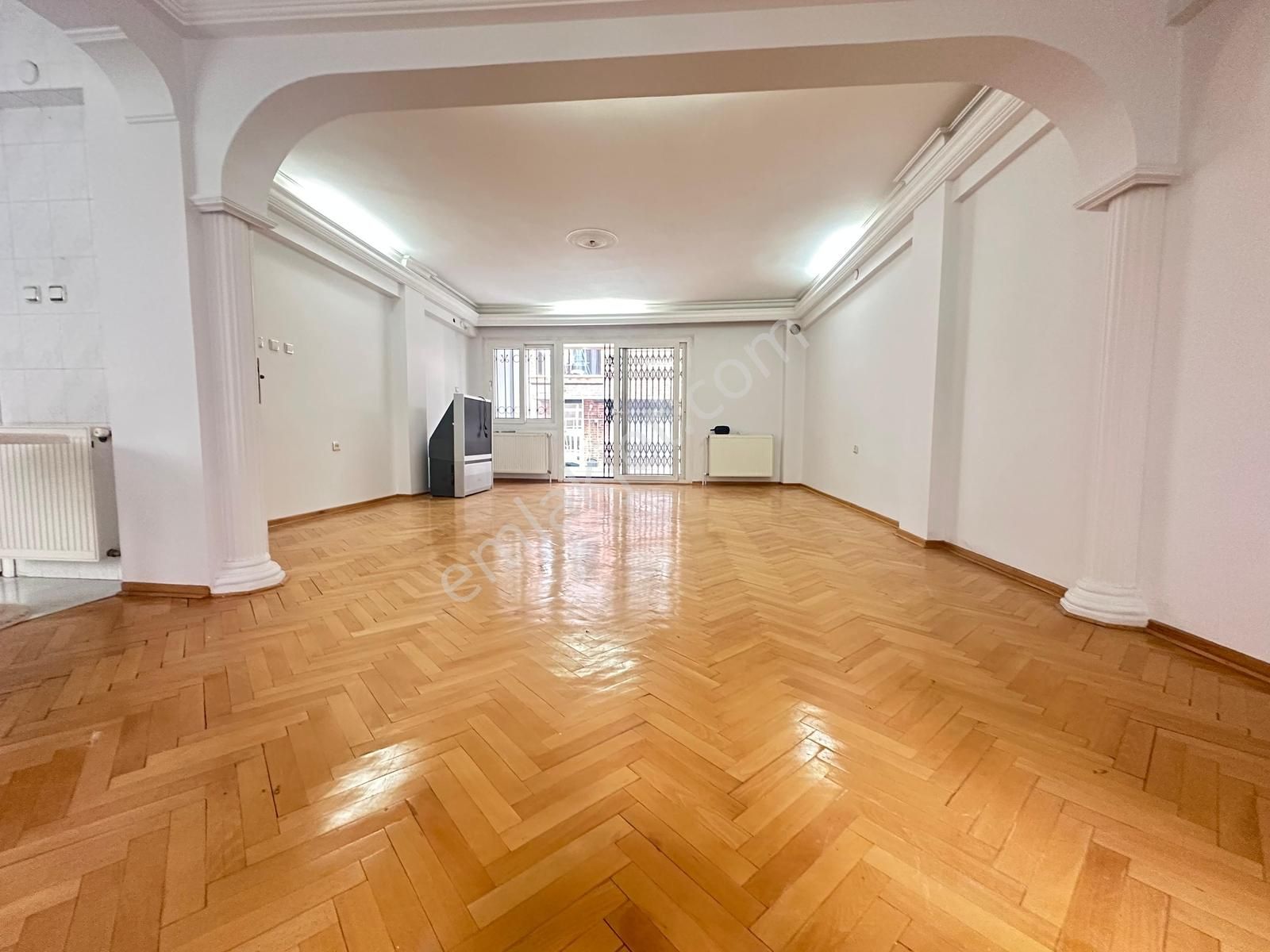 Korutürk Mahallesin De Teraslı Garajlı Bahçeli 5+2 Villa - Görsel 32