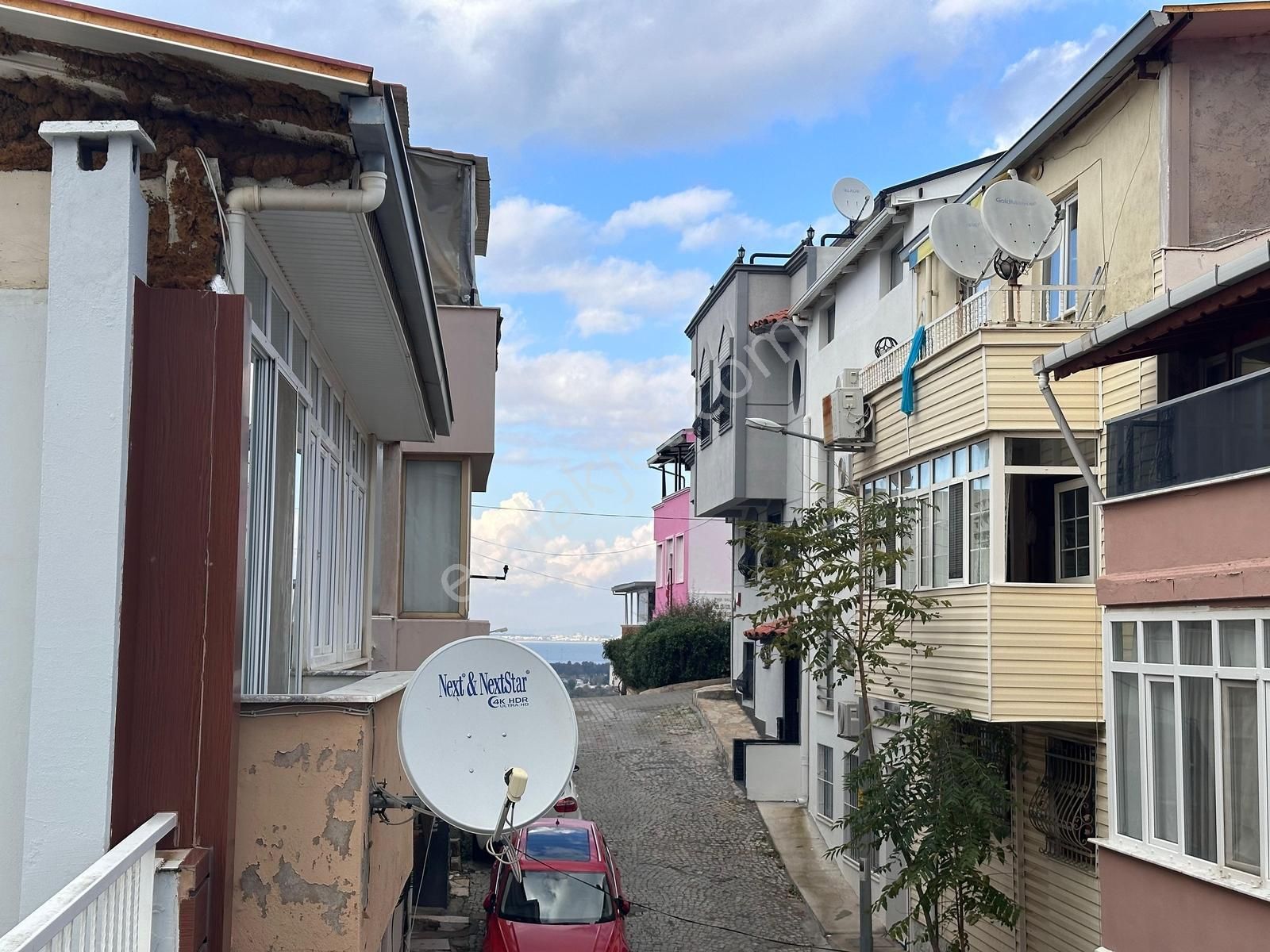 Korutürk Mahallesin De Teraslı Garajlı Bahçeli 5+2 Villa - Görsel 11