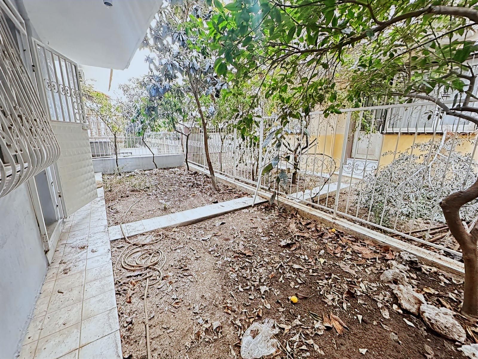 Korutürk Mahallesin De Teraslı Garajlı Bahçeli 5+2 Villa - Görsel 21