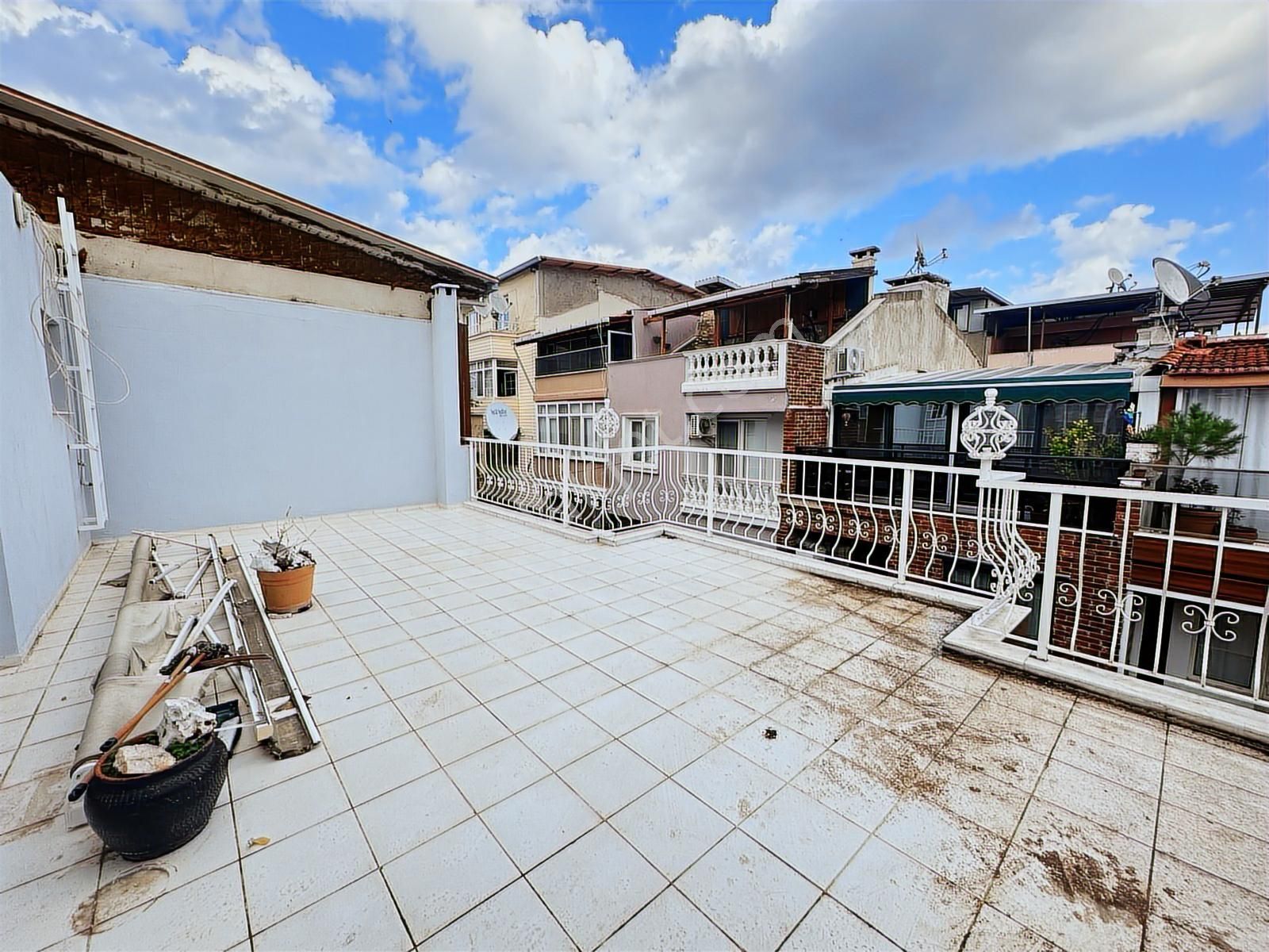 Korutürk Mahallesin De Teraslı Garajlı Bahçeli 5+2 Villa - Görsel 12