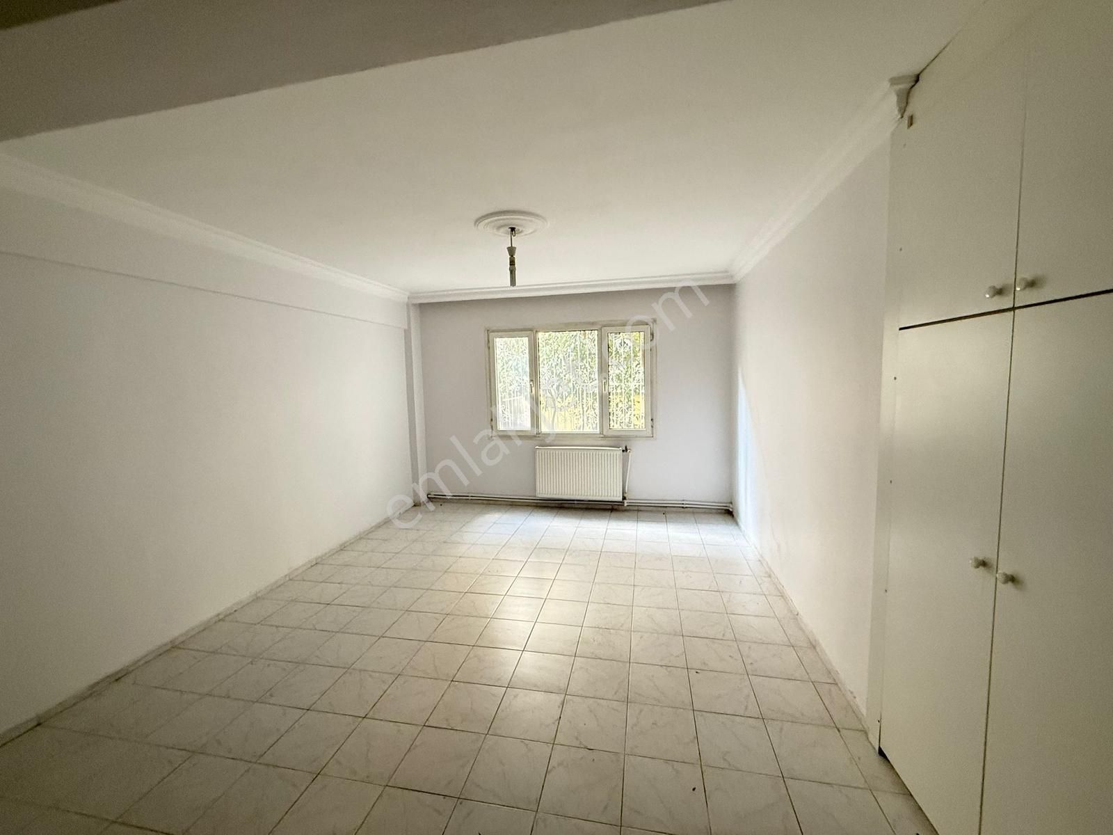 Korutürk Mahallesin De Teraslı Garajlı Bahçeli 5+2 Villa - Görsel 18