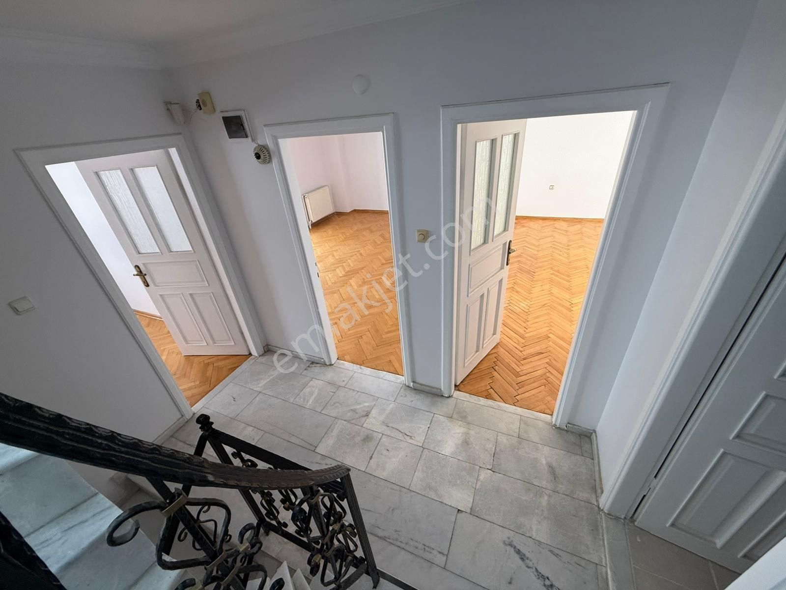 Korutürk Mahallesin De Teraslı Garajlı Bahçeli 5+2 Villa - Görsel 28