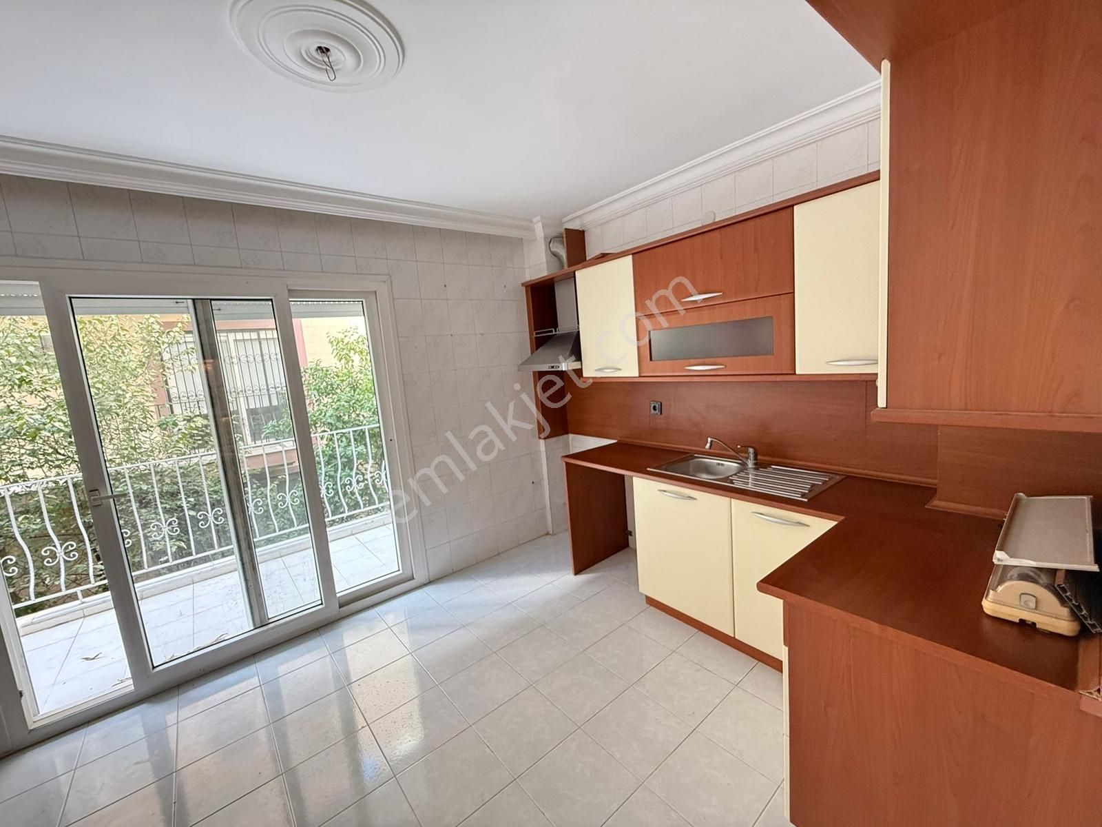 Korutürk Mahallesin De Teraslı Garajlı Bahçeli 5+2 Villa - Görsel 25