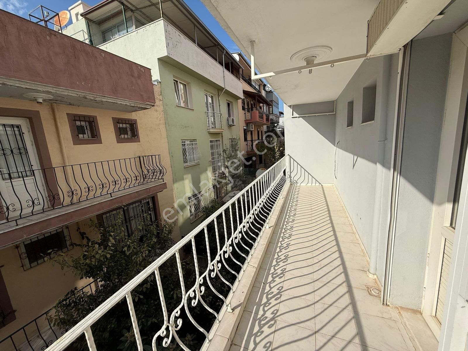 Korutürk Mahallesin De Teraslı Garajlı Bahçeli 5+2 Villa - Görsel 9
