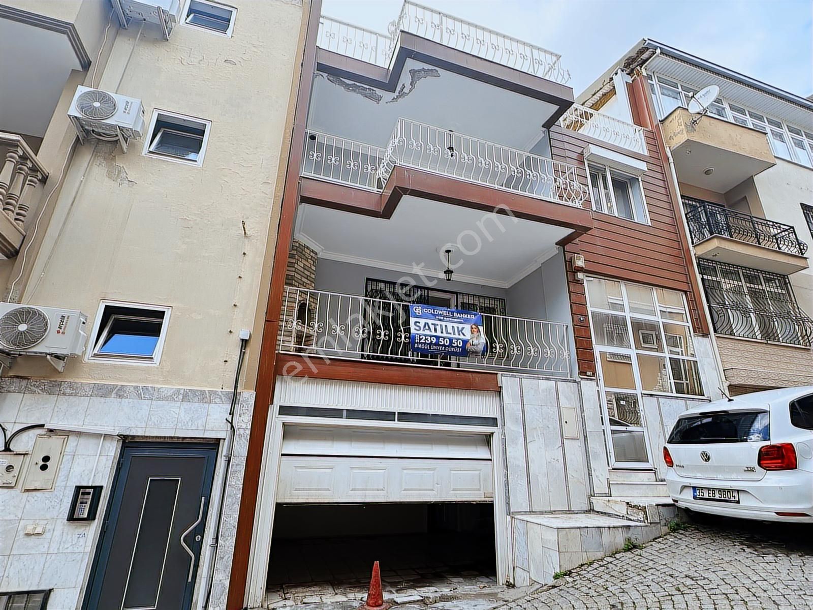 Korutürk Mahallesin De Teraslı Garajlı Bahçeli 5+2 Villa