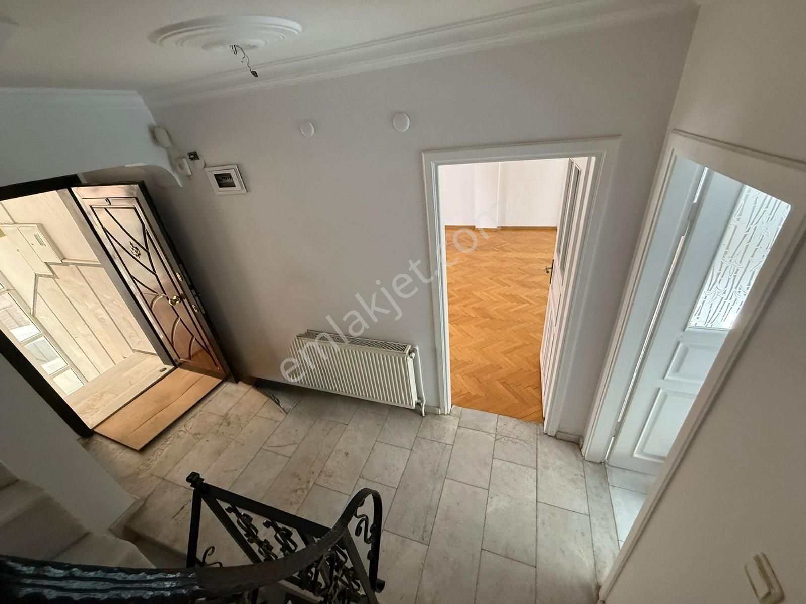 Korutürk Mahallesin De Teraslı Garajlı Bahçeli 5+2 Villa - Görsel 33