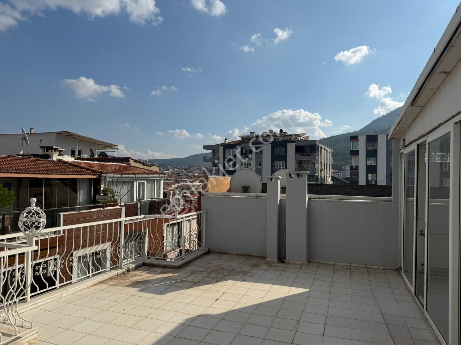 Korutürk Mahallesin De Teraslı Garajlı Bahçeli 5+2 Villa - Görsel 8