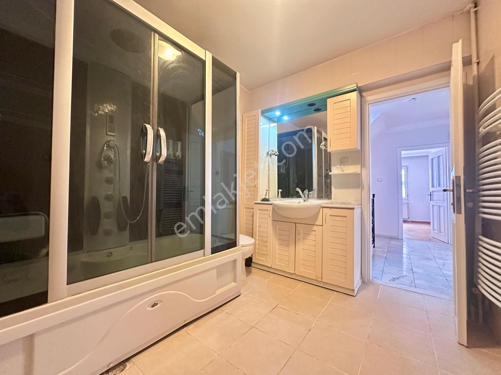 Korutürk Mahallesin De Teraslı Garajlı Bahçeli 5+2 Villa - Görsel 16