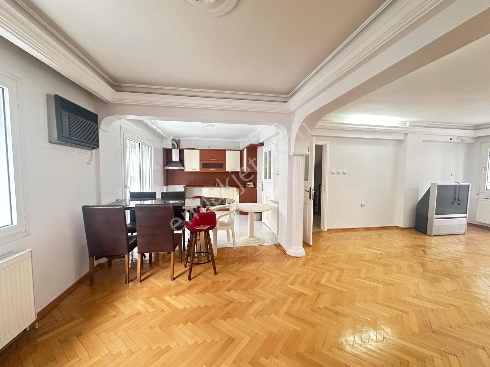 Korutürk Mahallesin De Teraslı Garajlı Bahçeli 5+2 Villa - Görsel 14