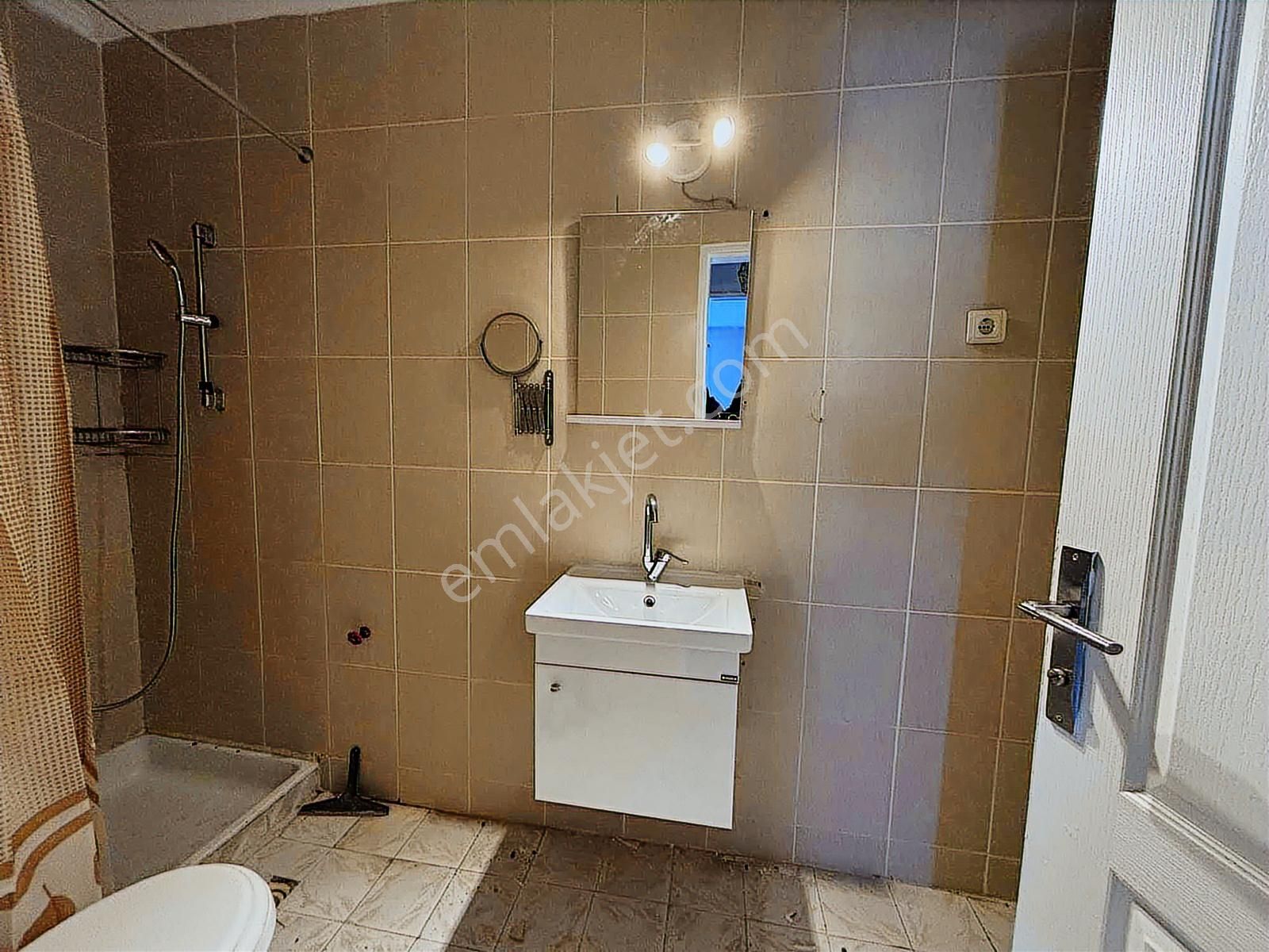 Narlıderede Site İçinde Otoparklı Asansörlü 1+1 Kiralık Daire - Görsel 15