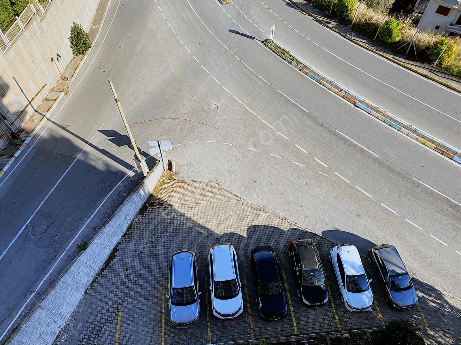 Narlıderede Site İçinde Otoparklı Asansörlü 1+1 Kiralık Daire - Görsel 2