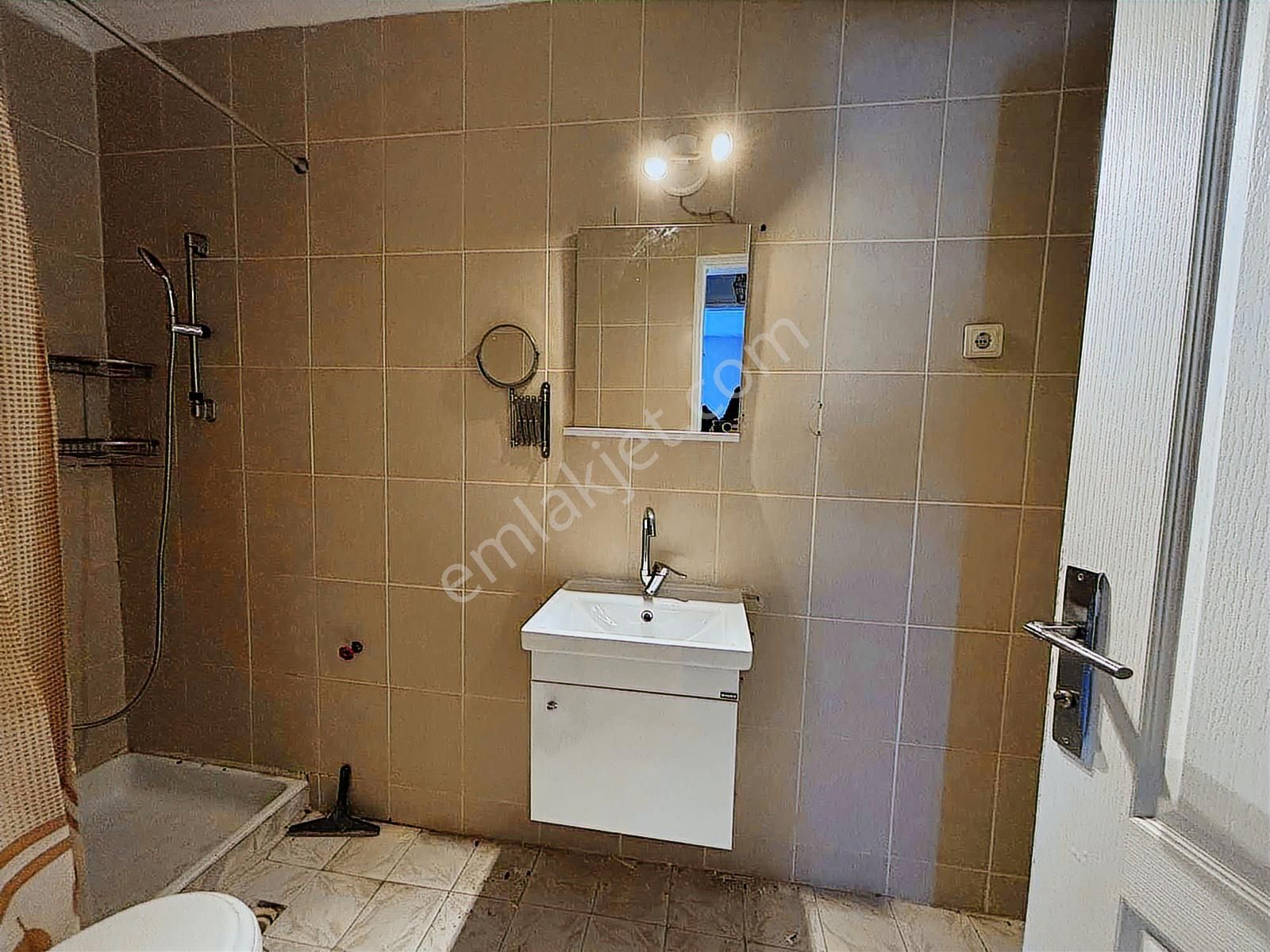 Narlıderede Site İçinde Otoparklı Asansörlü 1+1 Kiralık Daire - Görsel 16