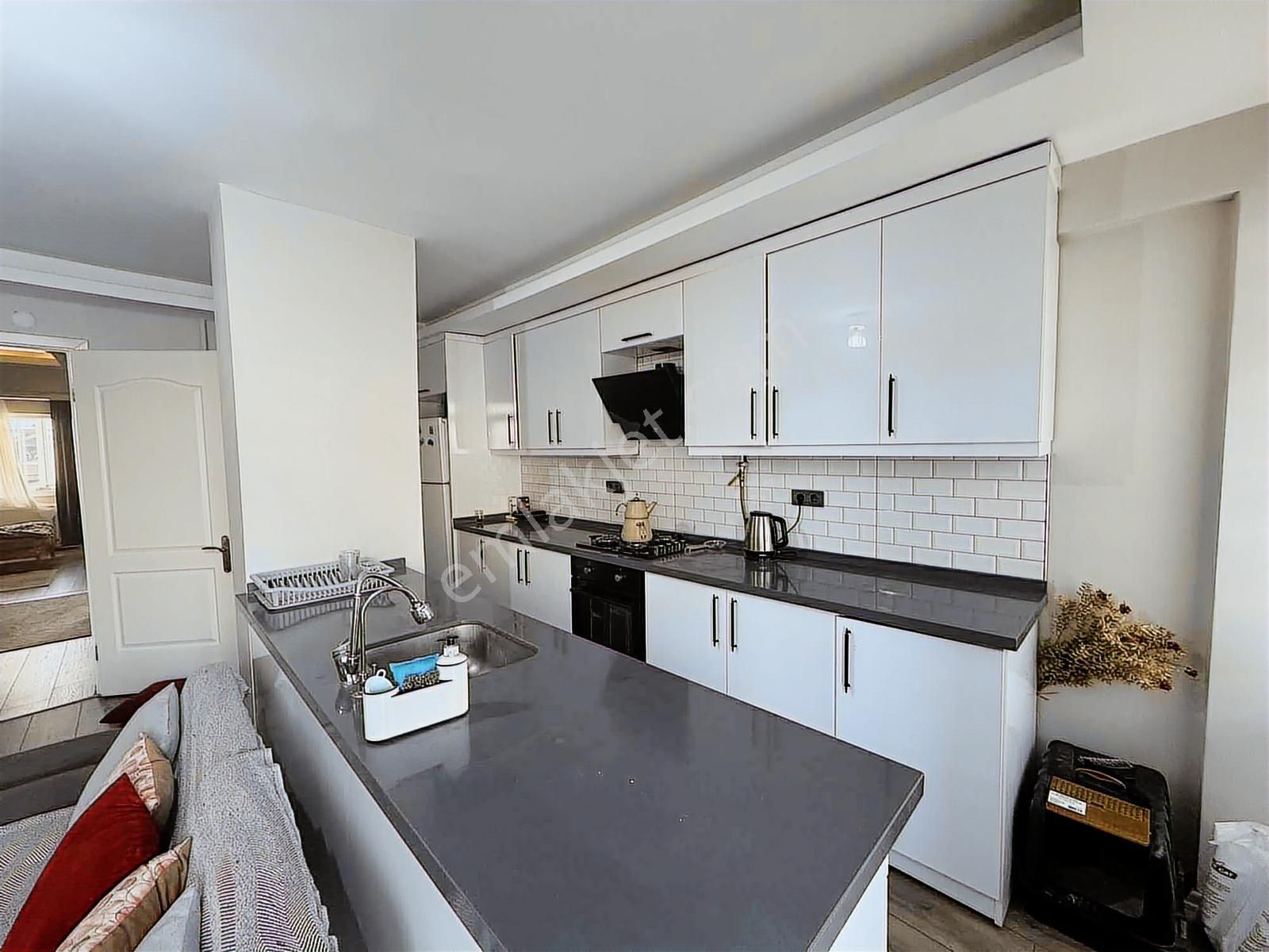 Betonyol Yakını Deniz Manzaralı 2+1 Satılık Daire - Görsel 8