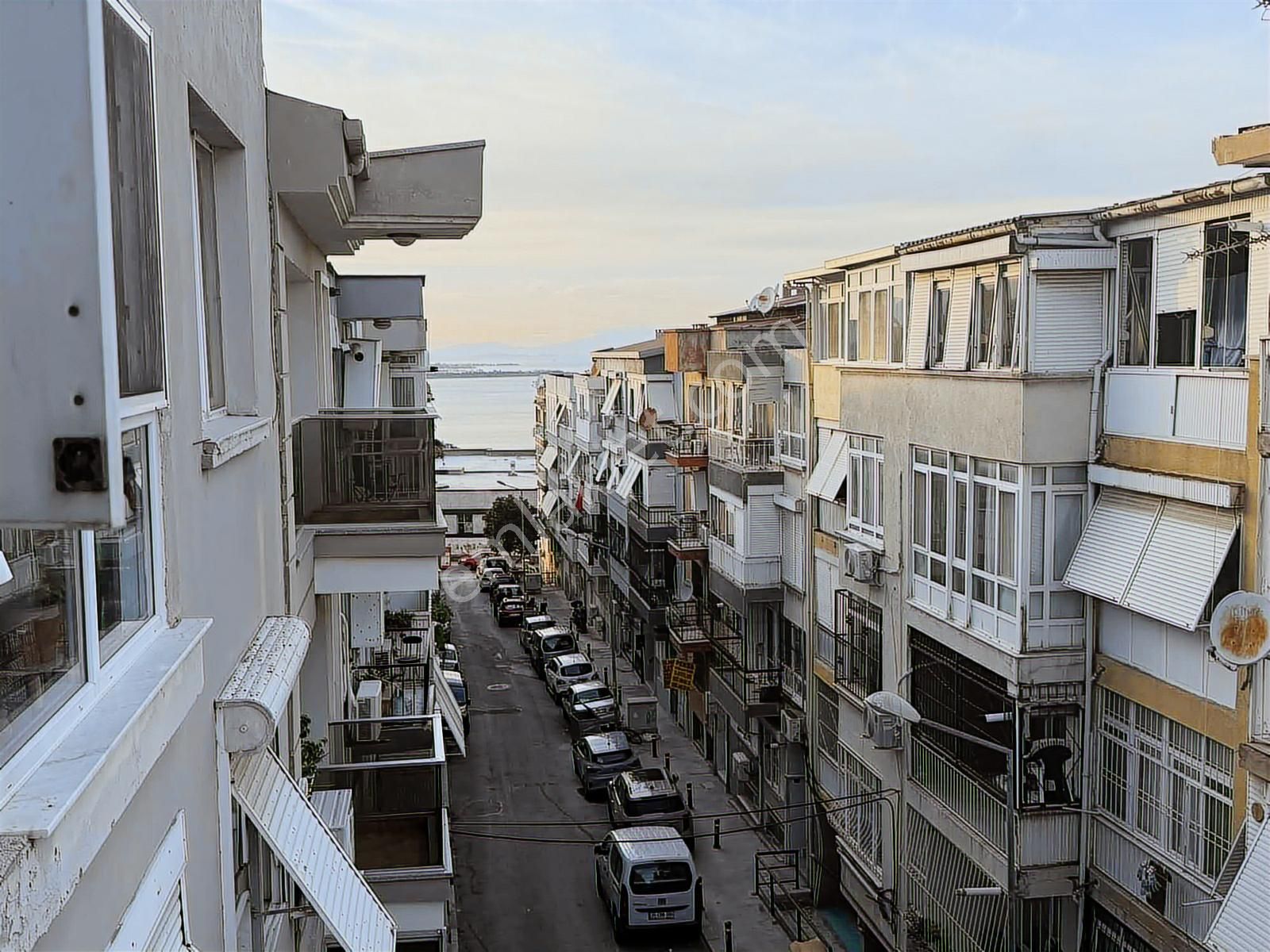 Betonyol Yakını Deniz Manzaralı 2+1 Satılık Daire - Görsel 2