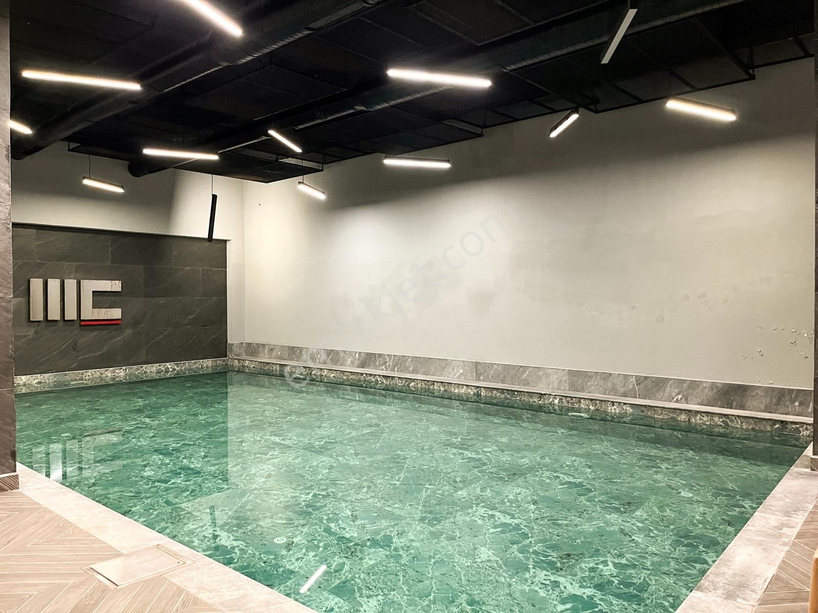 Narlıdere'de Lüks Yaşam Deniz Manzaralı Modern Daire - Görsel 33