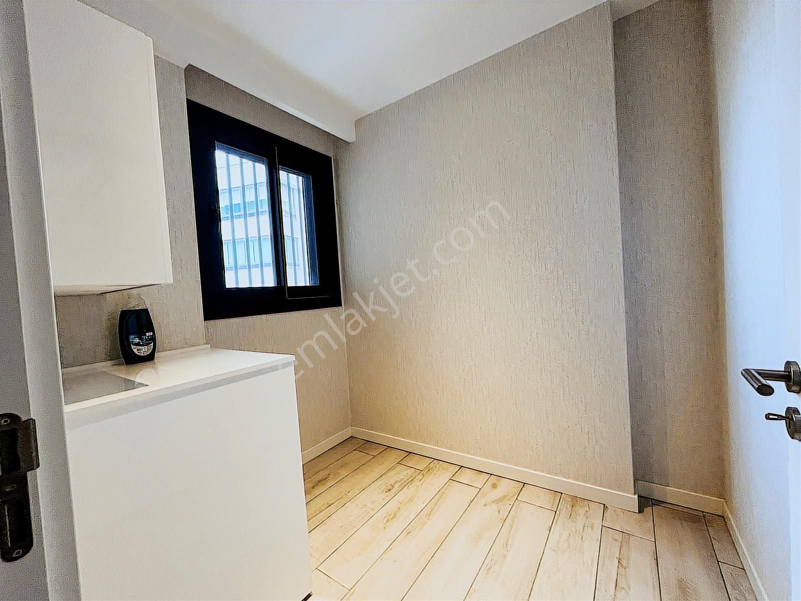 Narlıdere'de Lüks Yaşam Deniz Manzaralı Modern Daire - Görsel 29